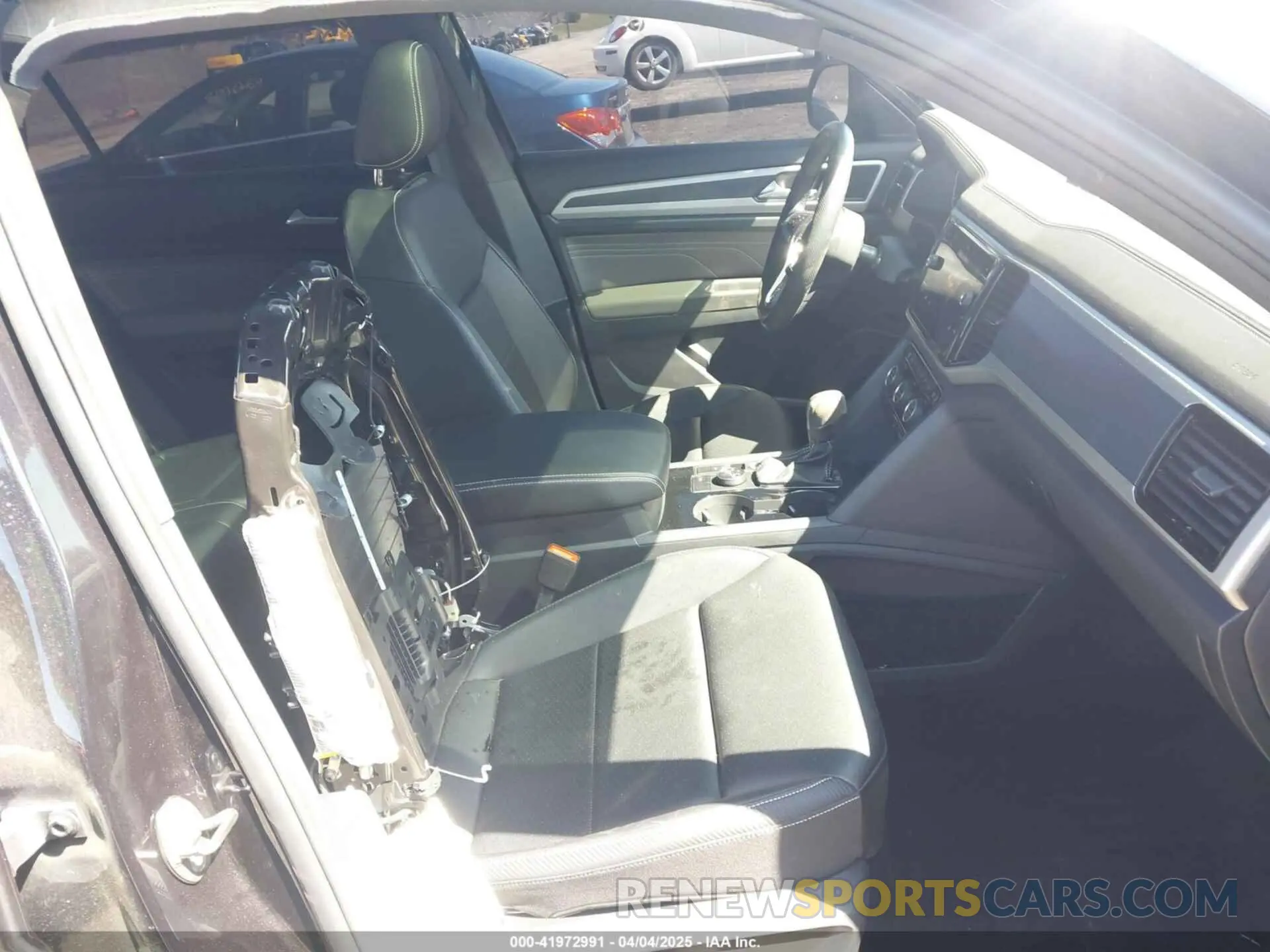 5 Photograph of a damaged car 1V2SC2CA9PC204822 VOLKSWAGEN ATLAS CROSS SPORT 2023