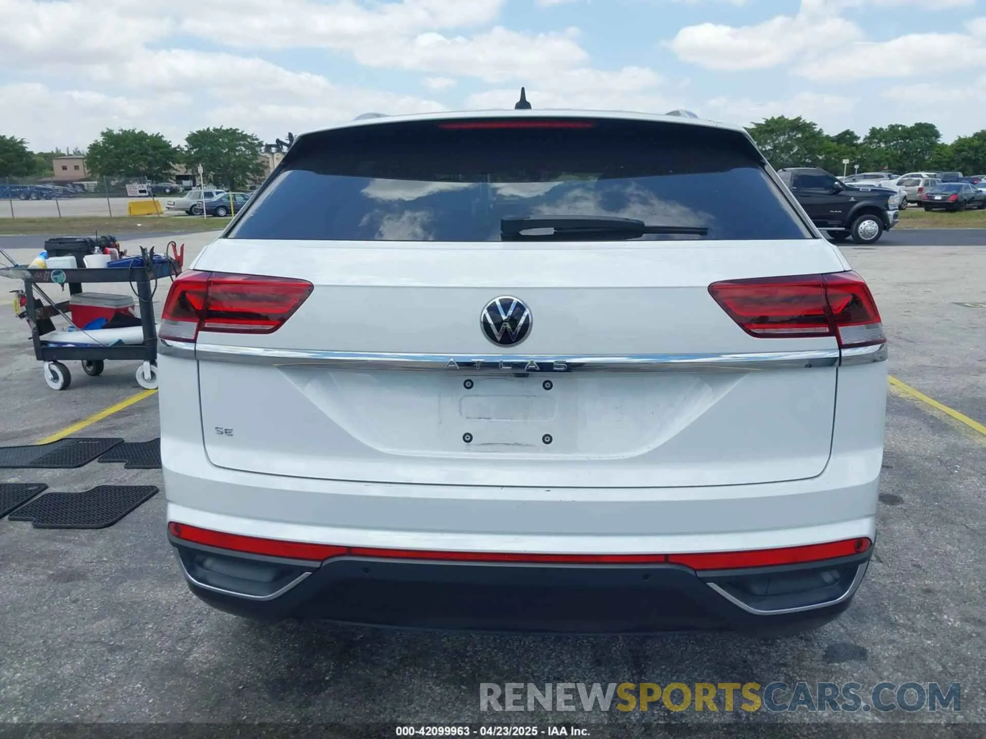 16 Photograph of a damaged car 1V2WC2CA1PC226444 VOLKSWAGEN ATLAS CROSS SPORT 2023