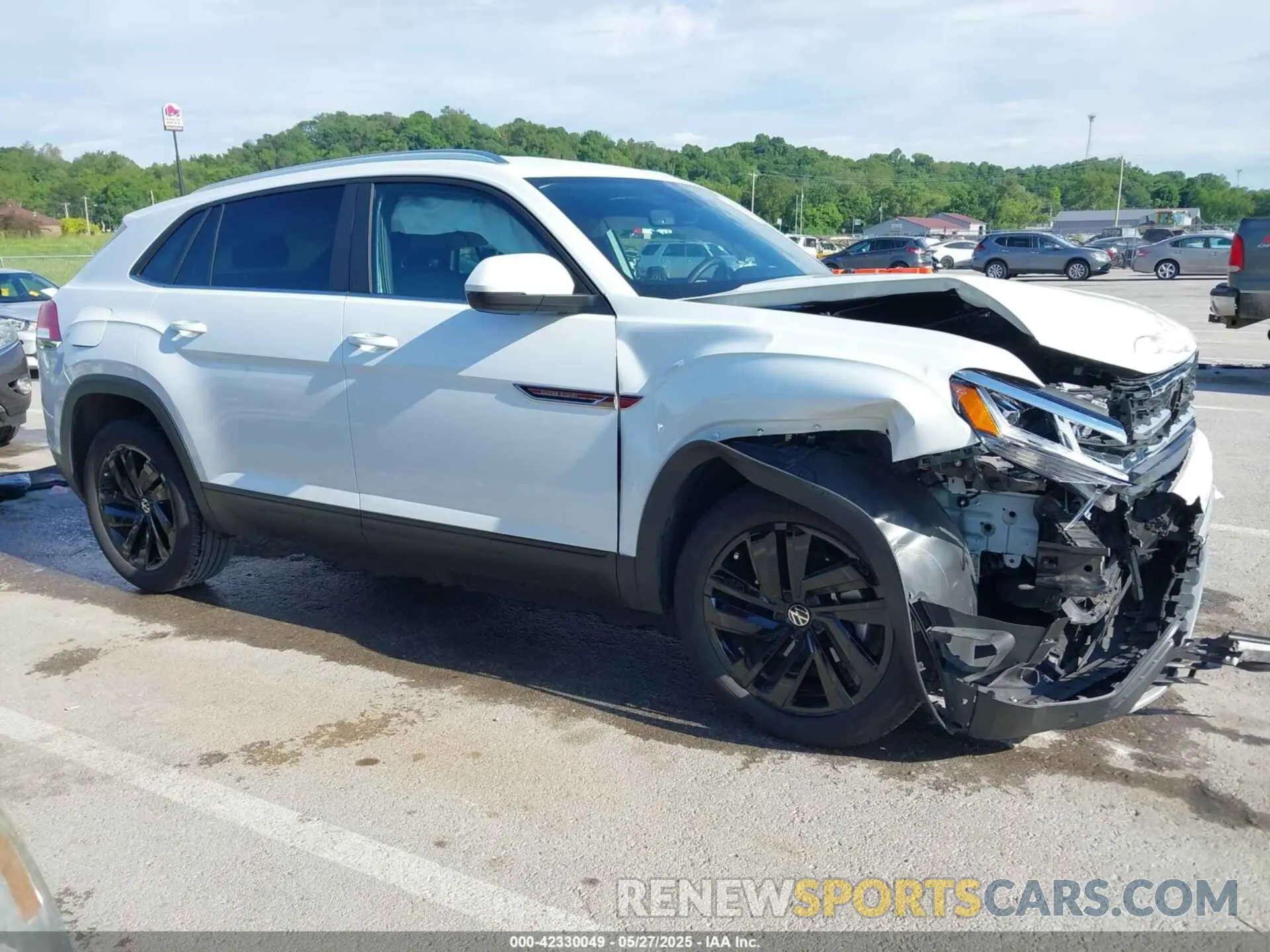 14 Photograph of a damaged car 1V2WC2CA3PC228213 VOLKSWAGEN ATLAS CROSS SPORT 2023