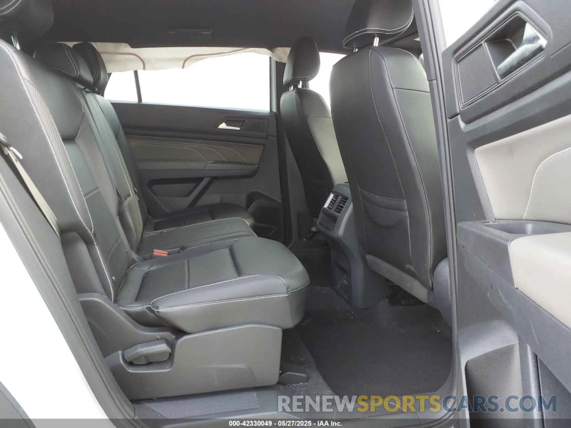 8 Photograph of a damaged car 1V2WC2CA3PC228213 VOLKSWAGEN ATLAS CROSS SPORT 2023