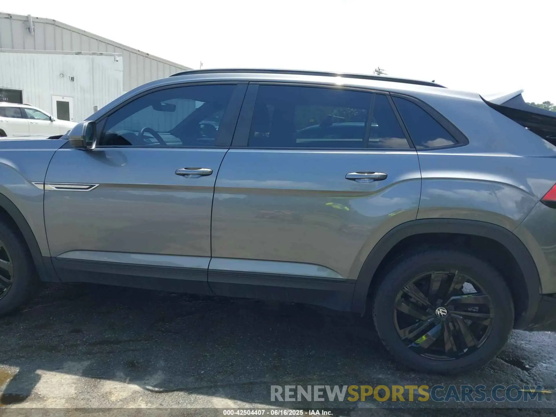 14 Photograph of a damaged car 1V2WE2CA0PC221794 VOLKSWAGEN ATLAS CROSS SPORT 2023