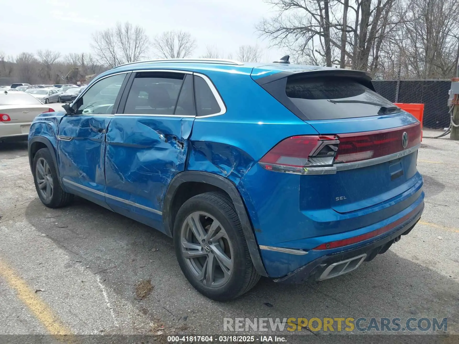 3 Photograph of a damaged car 1V2AE2CA0RC216320 VOLKSWAGEN ATLAS CROSS SPORT 2024