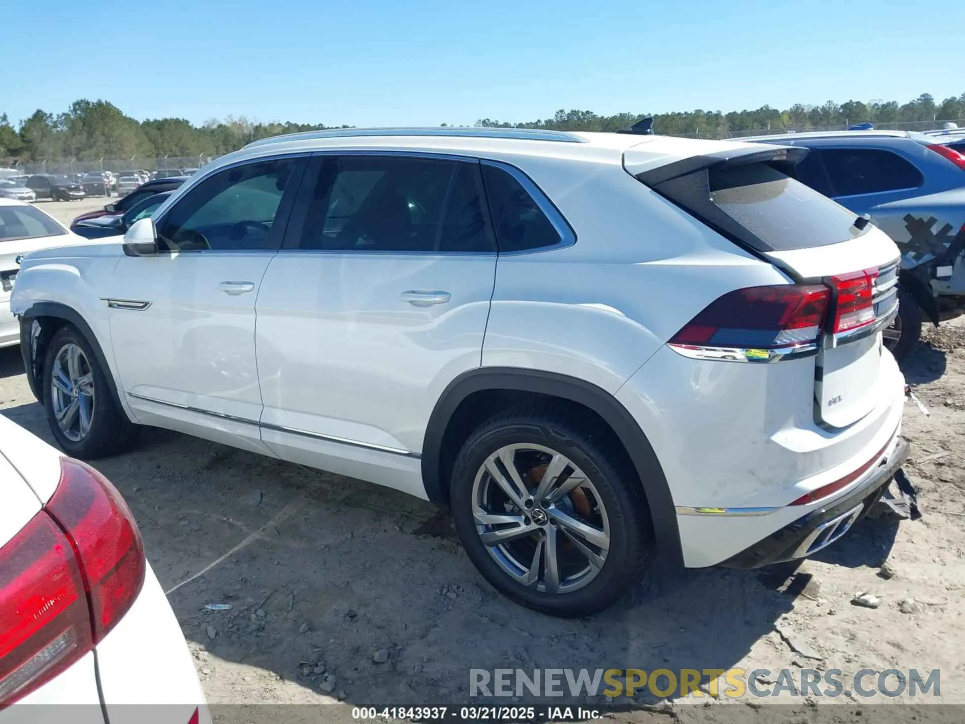 13 Photograph of a damaged car 1V2AE2CAXRC216700 VOLKSWAGEN ATLAS CROSS SPORT 2024