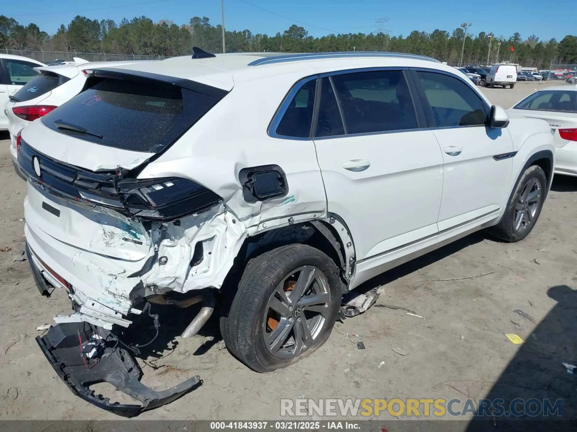 4 Photograph of a damaged car 1V2AE2CAXRC216700 VOLKSWAGEN ATLAS CROSS SPORT 2024