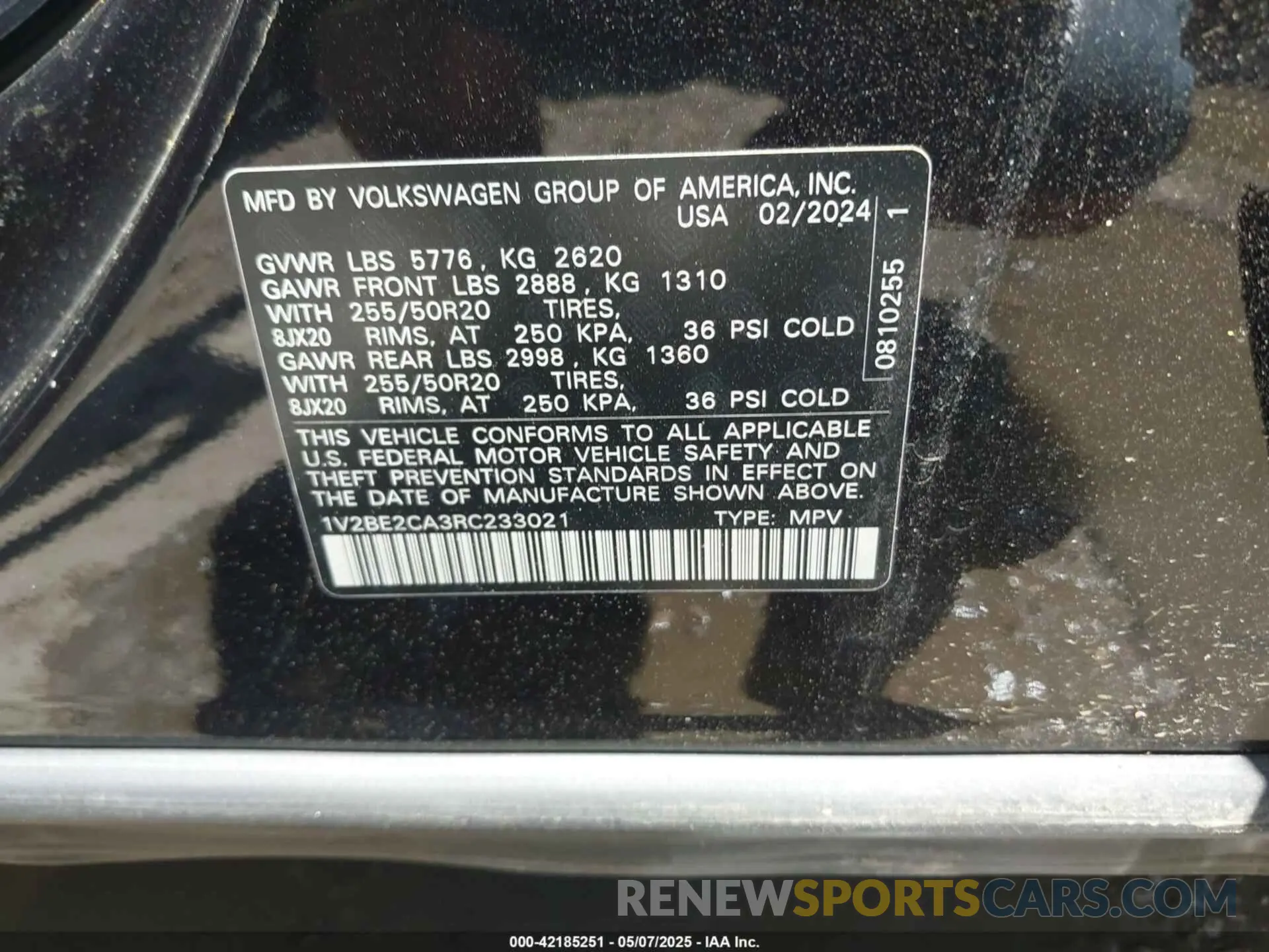 9 Photograph of a damaged car 1V2BE2CA3RC233021 VOLKSWAGEN ATLAS CROSS SPORT 2024