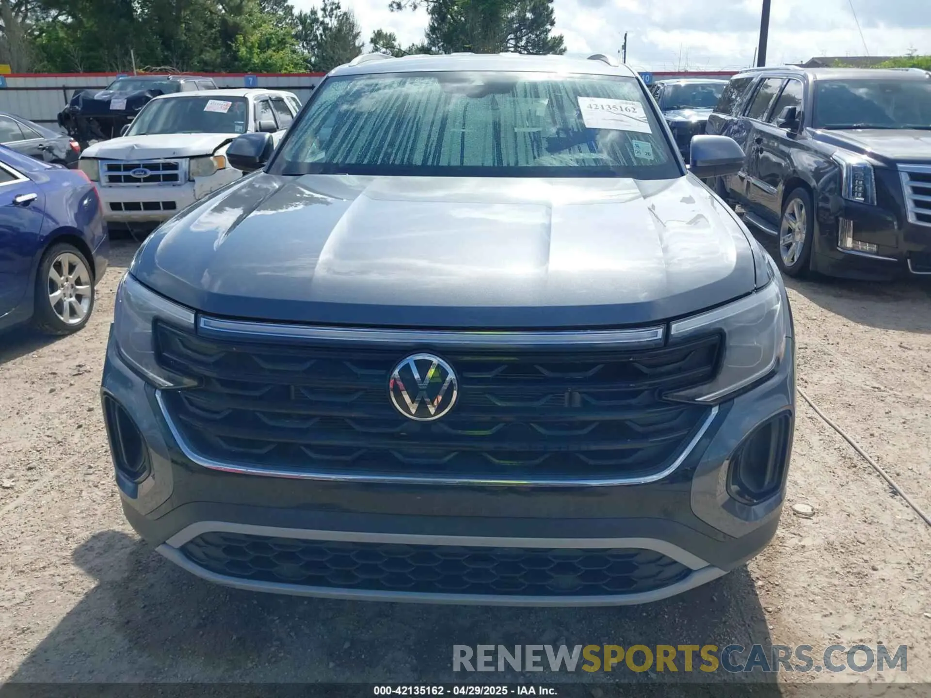 12 Photograph of a damaged car 1V2DE2CAXRC245627 VOLKSWAGEN ATLAS CROSS SPORT 2024