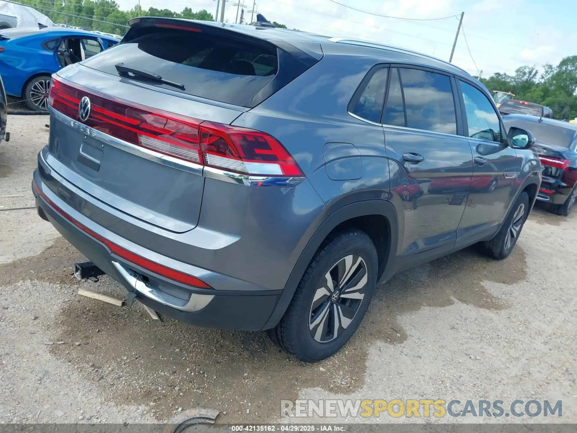 6 Photograph of a damaged car 1V2DE2CAXRC245627 VOLKSWAGEN ATLAS CROSS SPORT 2024