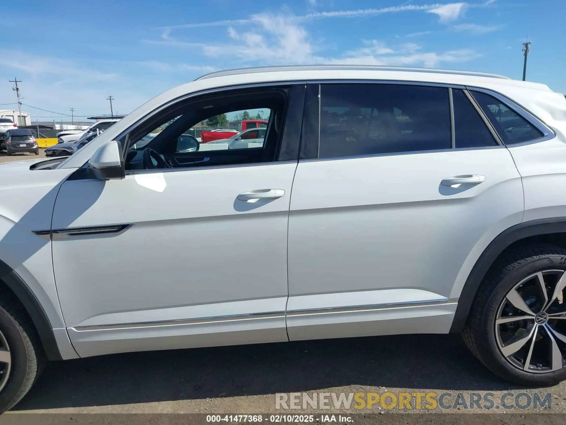 15 Photograph of a damaged car 1V2FE2CA0RC219868 VOLKSWAGEN ATLAS CROSS SPORT 2024