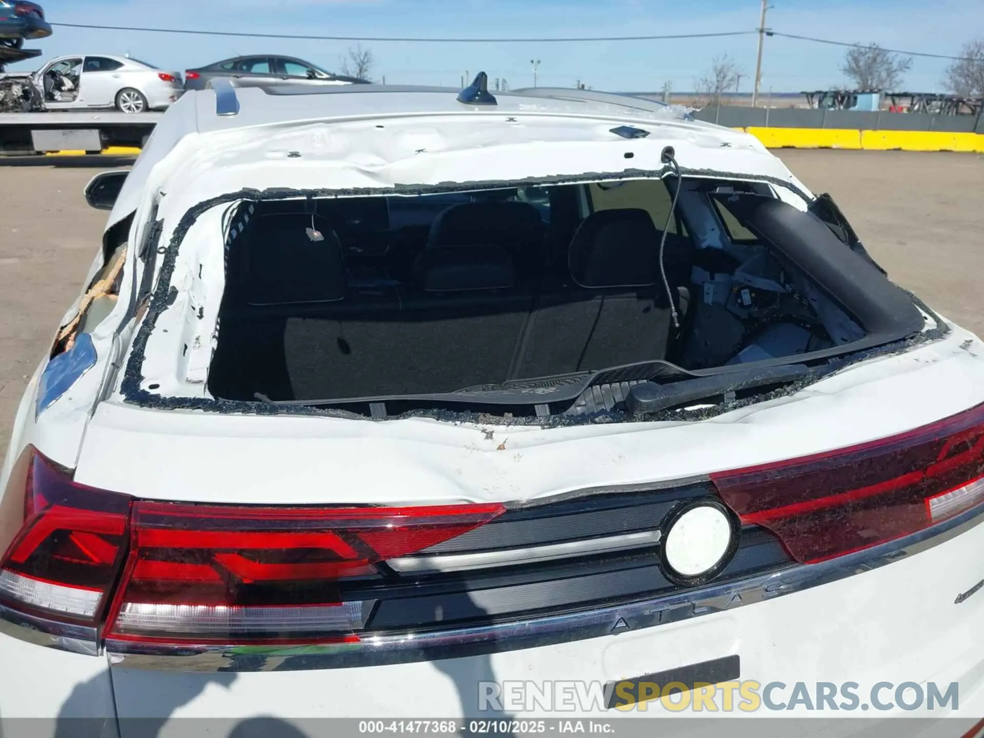 6 Photograph of a damaged car 1V2FE2CA0RC219868 VOLKSWAGEN ATLAS CROSS SPORT 2024