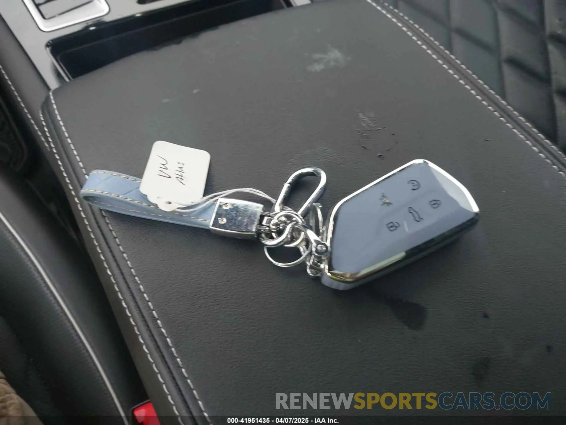 11 Photograph of a damaged car 1V2FE2CA0RC253583 VOLKSWAGEN ATLAS CROSS SPORT 2024