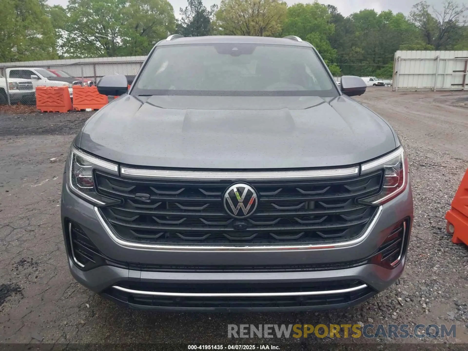 12 Photograph of a damaged car 1V2FE2CA0RC253583 VOLKSWAGEN ATLAS CROSS SPORT 2024
