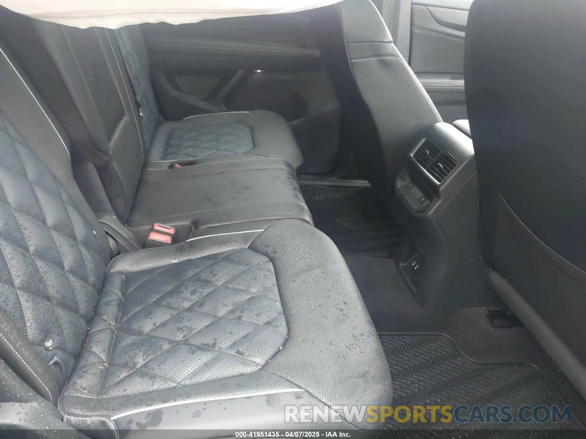 8 Photograph of a damaged car 1V2FE2CA0RC253583 VOLKSWAGEN ATLAS CROSS SPORT 2024