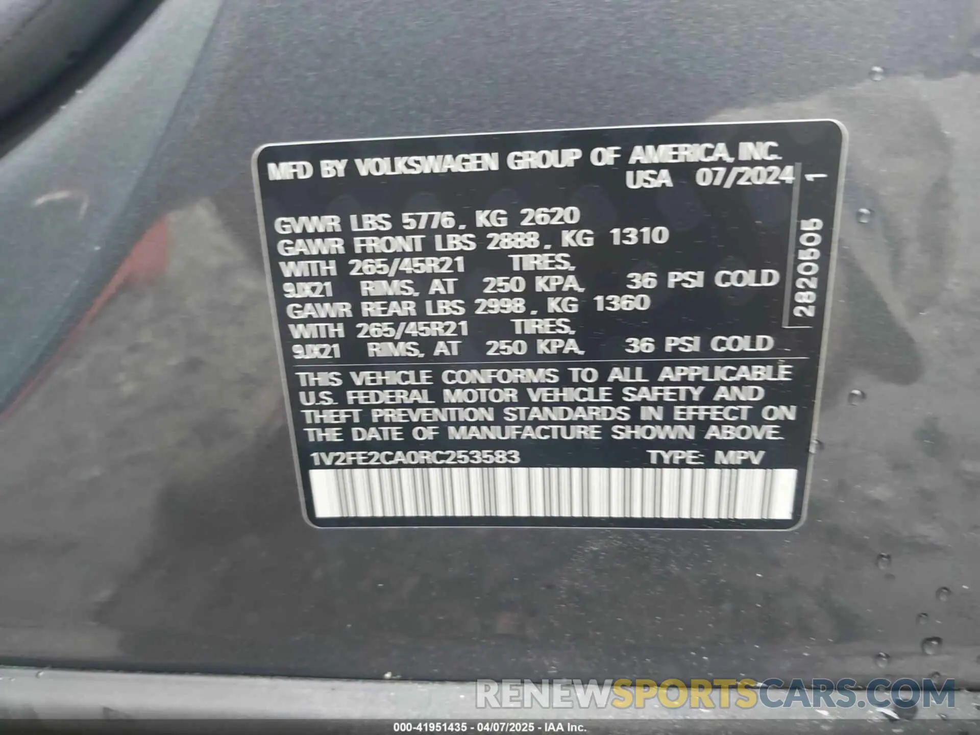 9 Photograph of a damaged car 1V2FE2CA0RC253583 VOLKSWAGEN ATLAS CROSS SPORT 2024