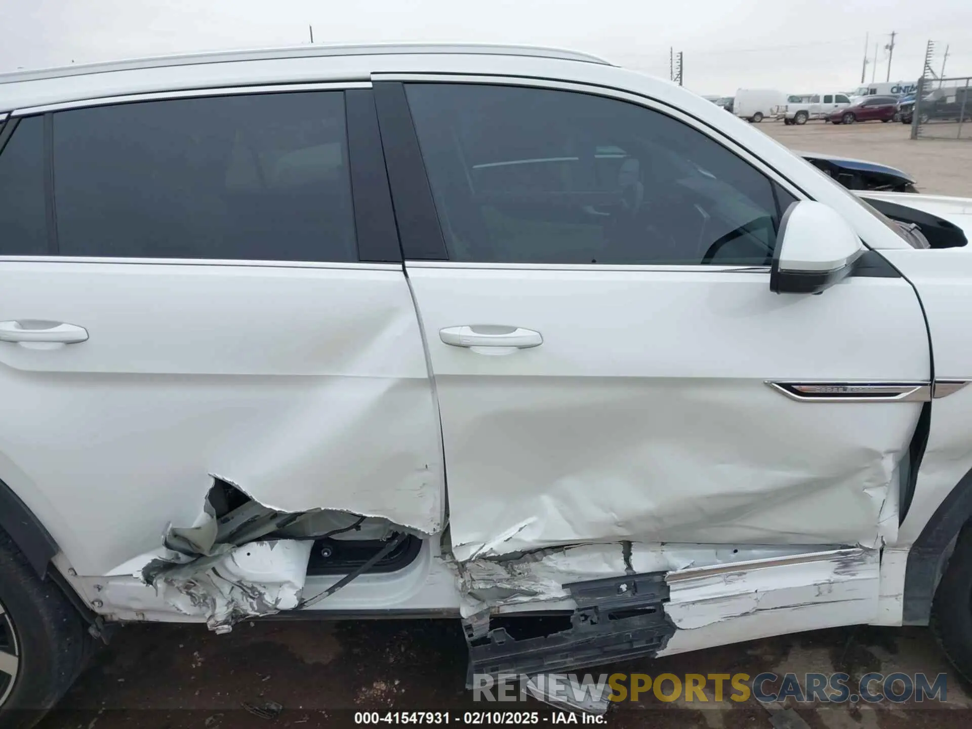 13 Photograph of a damaged car 1V2FE2CA2RC224327 VOLKSWAGEN ATLAS CROSS SPORT 2024