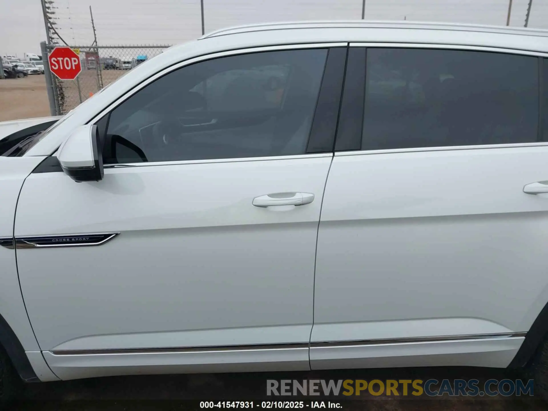 14 Photograph of a damaged car 1V2FE2CA2RC224327 VOLKSWAGEN ATLAS CROSS SPORT 2024