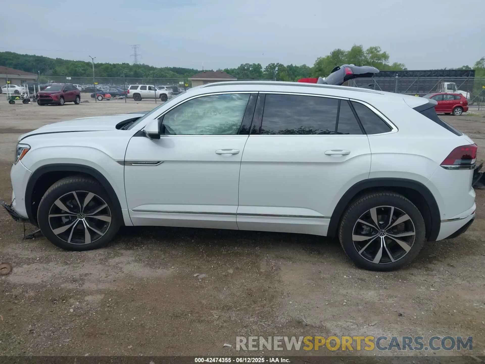 15 Photograph of a damaged car 1V2FE2CA2RC259689 VOLKSWAGEN ATLAS CROSS SPORT 2024