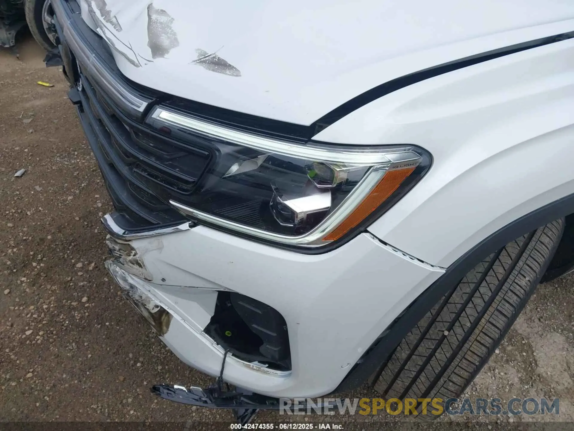 18 Photograph of a damaged car 1V2FE2CA2RC259689 VOLKSWAGEN ATLAS CROSS SPORT 2024