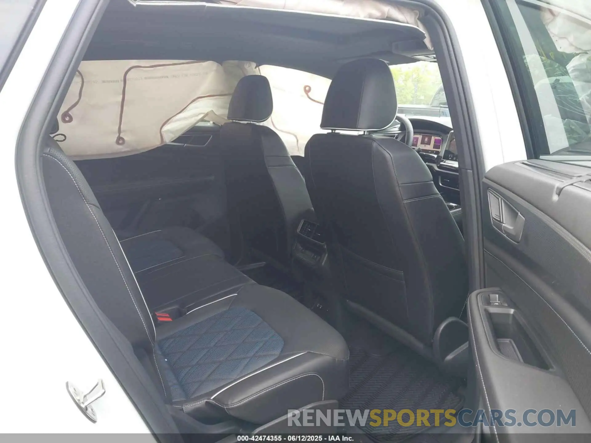 8 Photograph of a damaged car 1V2FE2CA2RC259689 VOLKSWAGEN ATLAS CROSS SPORT 2024