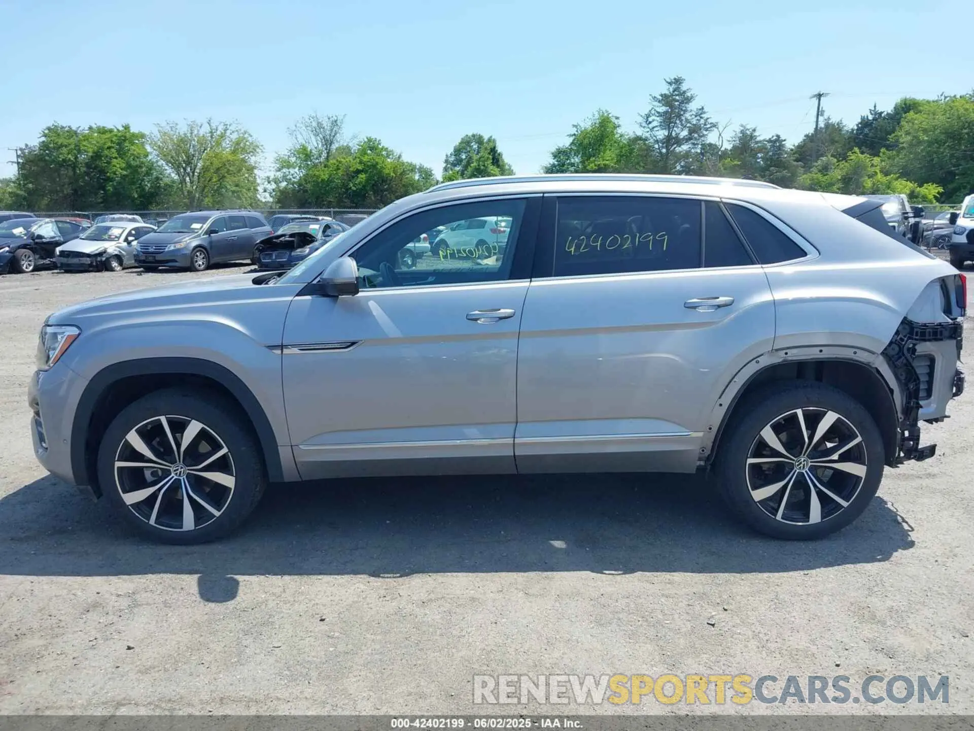 14 Photograph of a damaged car 1V2FE2CA5RC204802 VOLKSWAGEN ATLAS CROSS SPORT 2024
