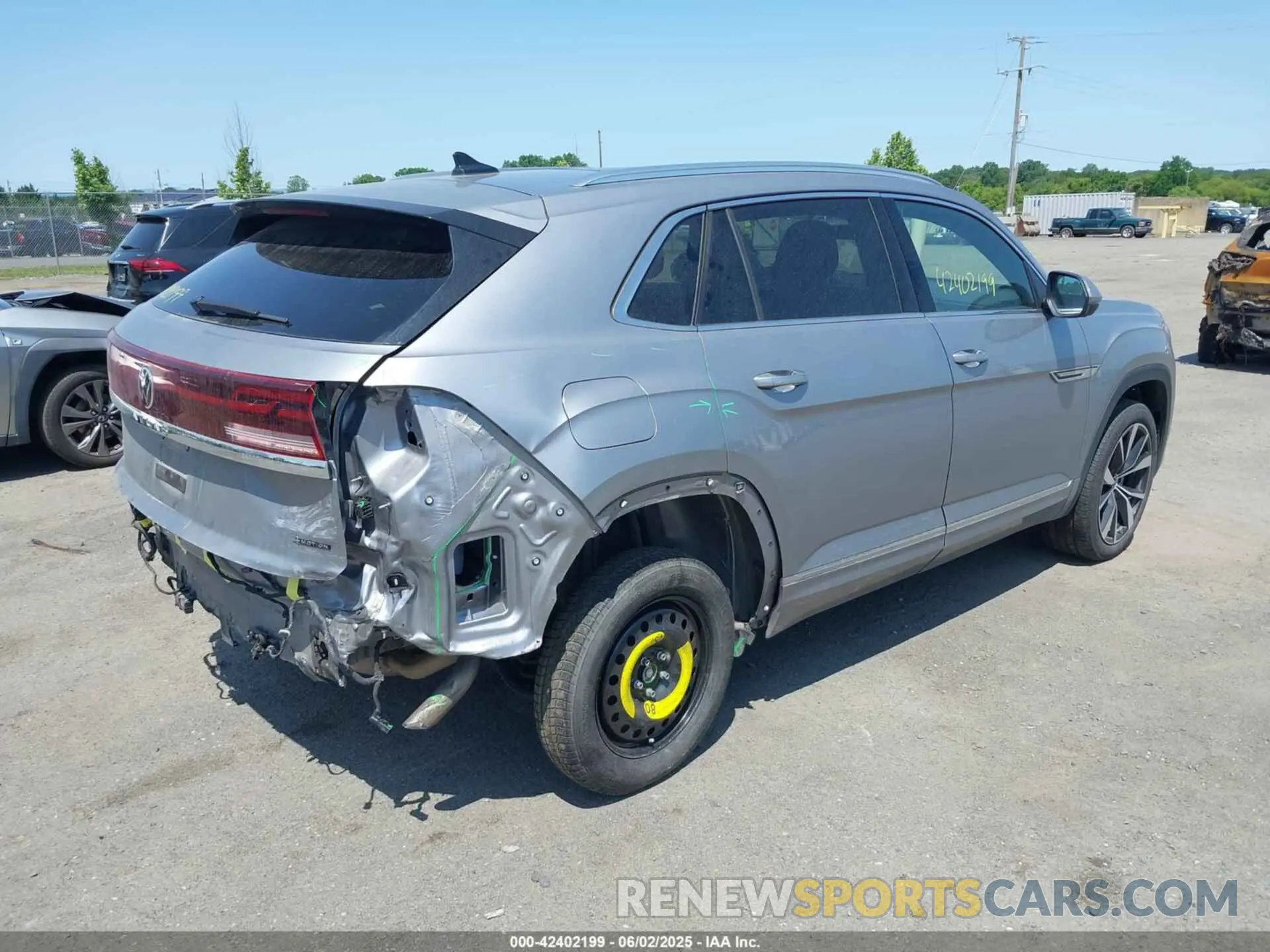 4 Photograph of a damaged car 1V2FE2CA5RC204802 VOLKSWAGEN ATLAS CROSS SPORT 2024