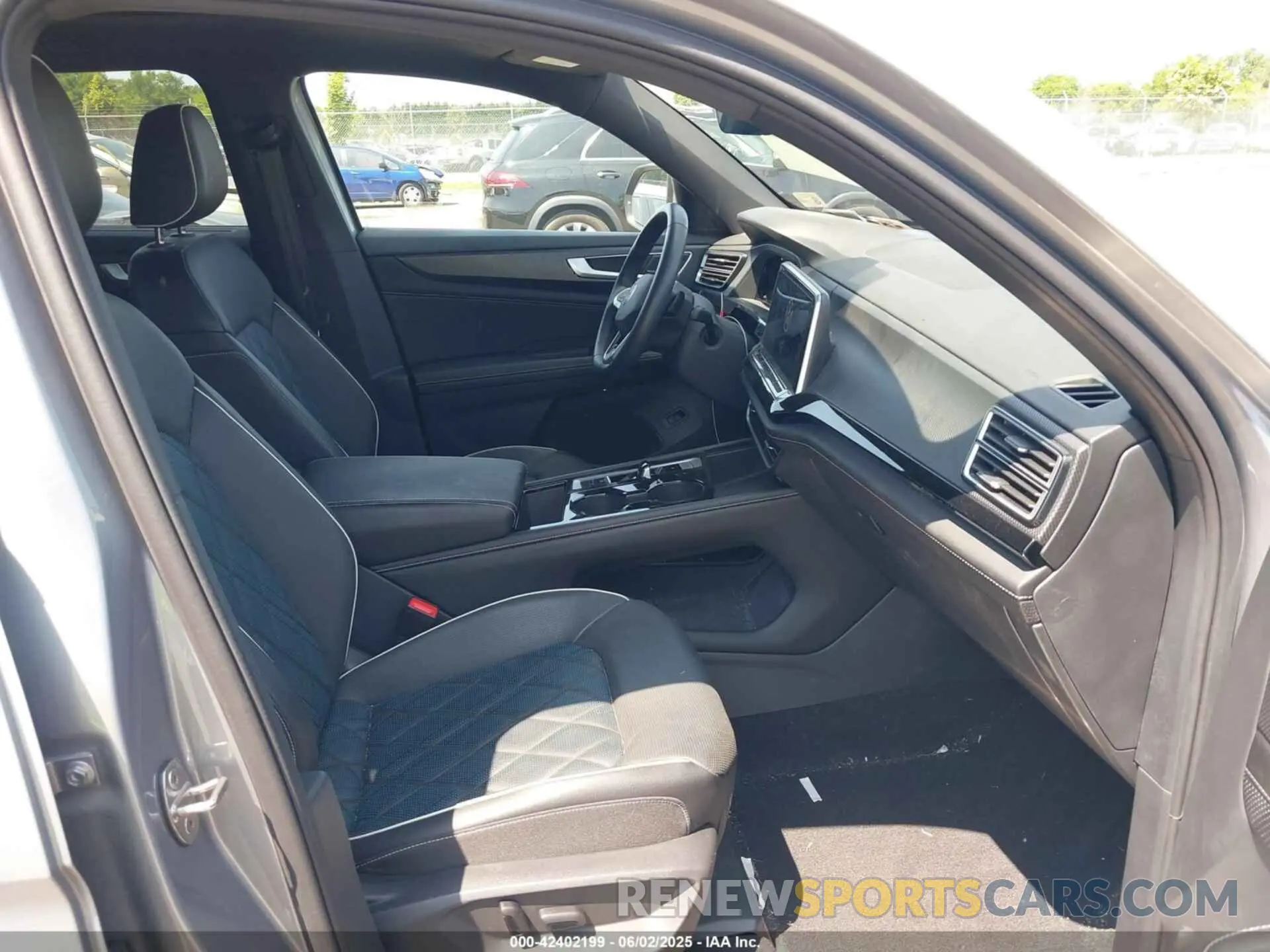 5 Photograph of a damaged car 1V2FE2CA5RC204802 VOLKSWAGEN ATLAS CROSS SPORT 2024