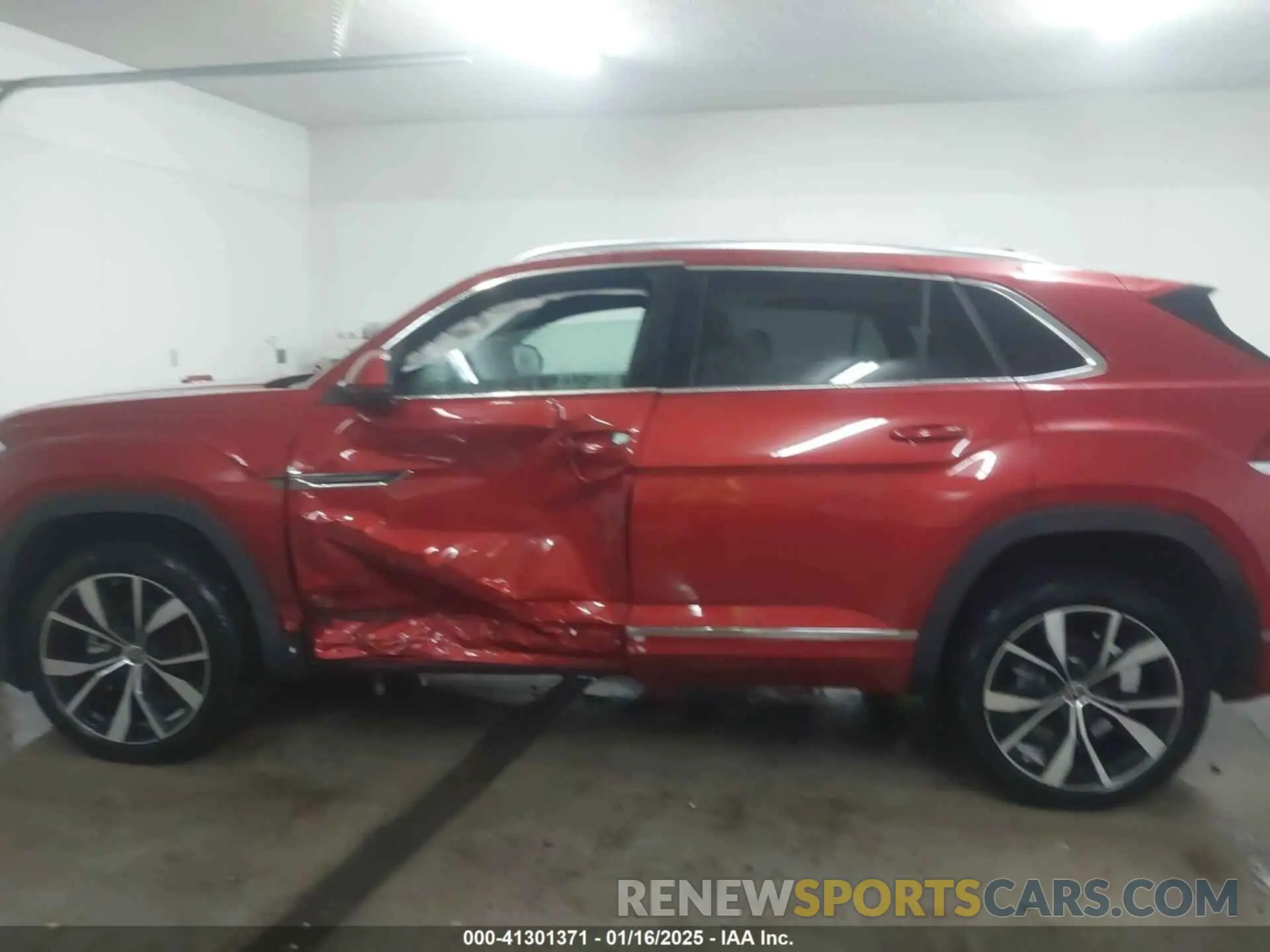 15 Photograph of a damaged car 1V2FE2CA8RC234019 VOLKSWAGEN ATLAS CROSS SPORT 2024