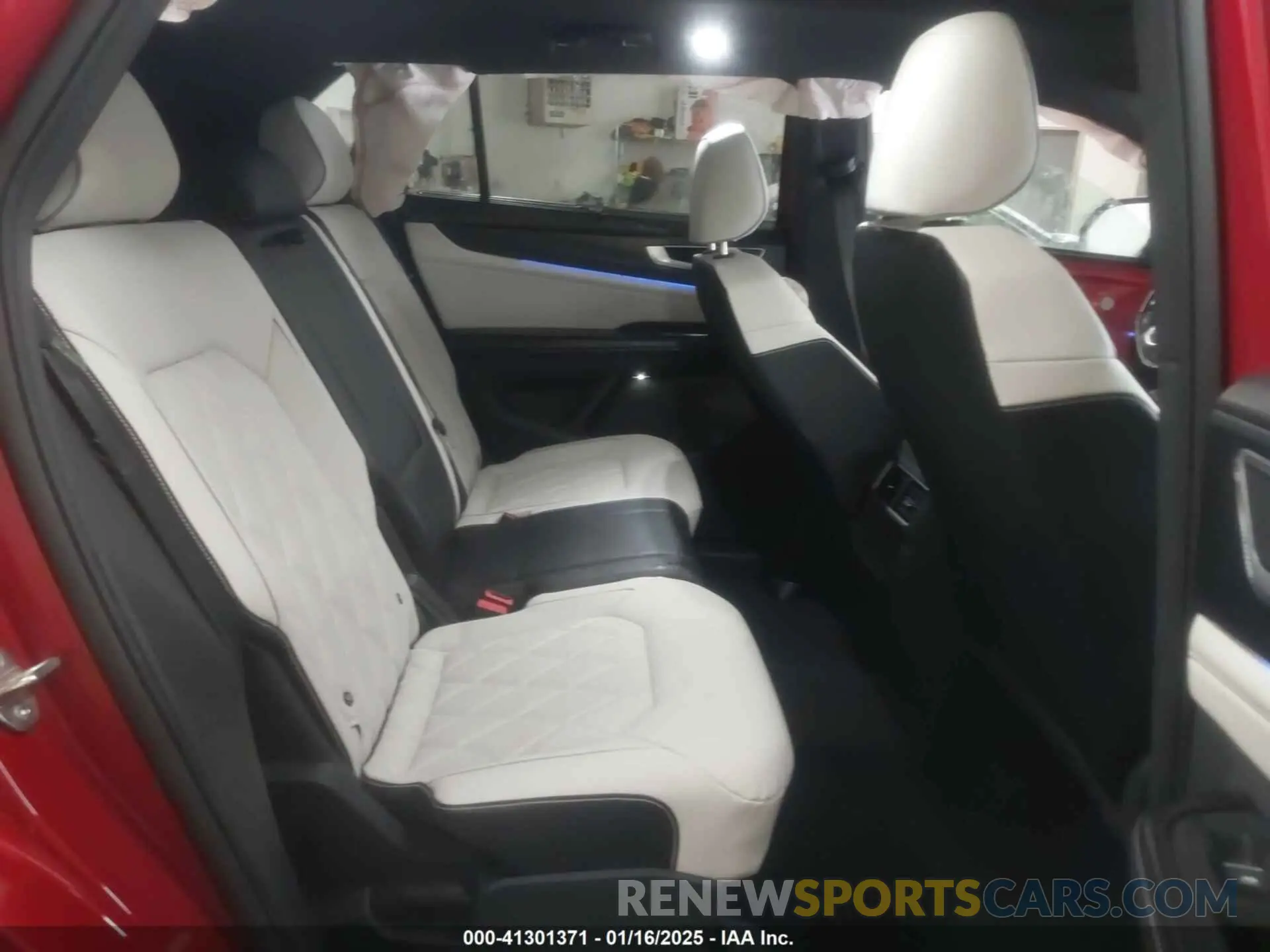 8 Photograph of a damaged car 1V2FE2CA8RC234019 VOLKSWAGEN ATLAS CROSS SPORT 2024