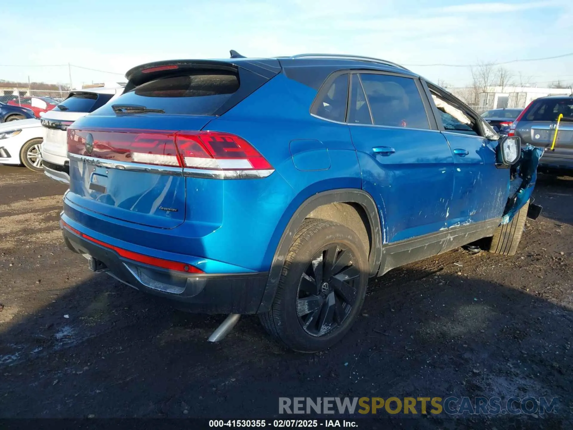 4 Photograph of a damaged car 1V2HE2CA1RC219841 VOLKSWAGEN ATLAS CROSS SPORT 2024