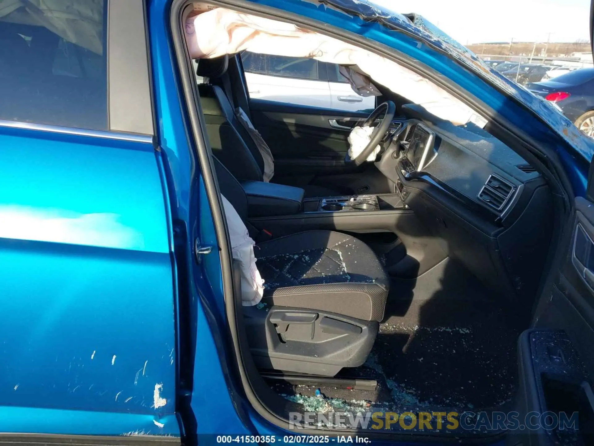 5 Photograph of a damaged car 1V2HE2CA1RC219841 VOLKSWAGEN ATLAS CROSS SPORT 2024