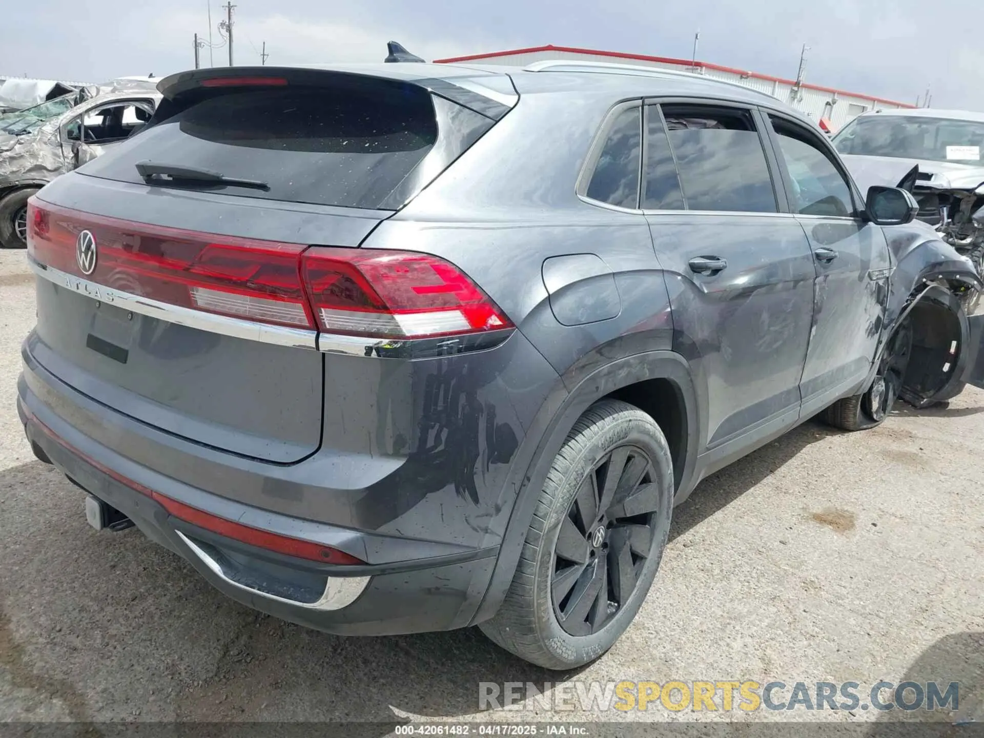 4 Photograph of a damaged car 1V2JE2CA1RC252078 VOLKSWAGEN ATLAS CROSS SPORT 2024