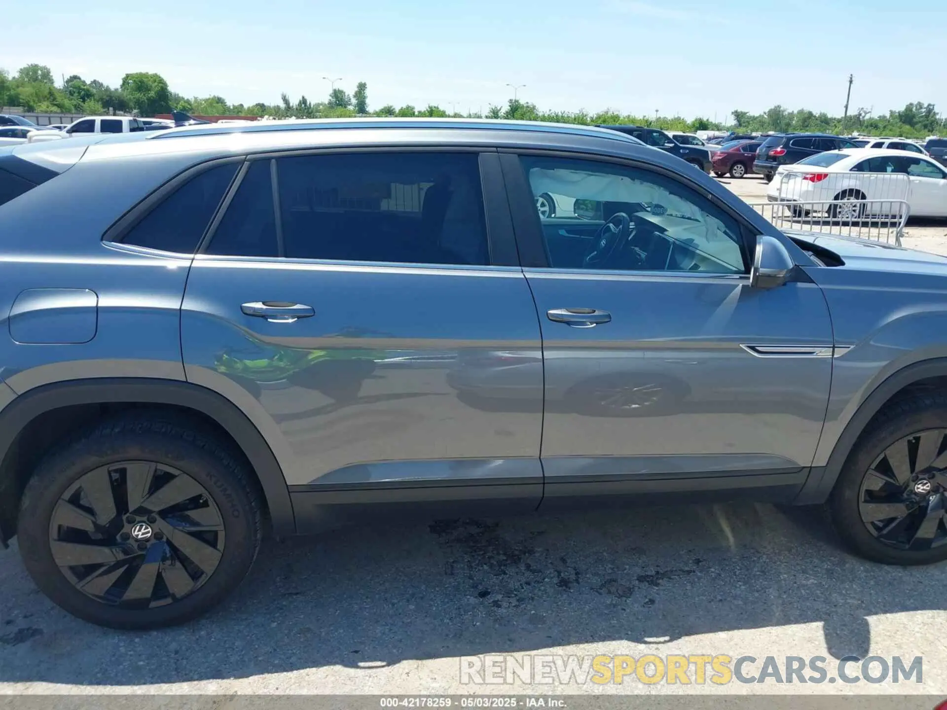 13 Photograph of a damaged car 1V2JE2CA2RC217260 VOLKSWAGEN ATLAS CROSS SPORT 2024