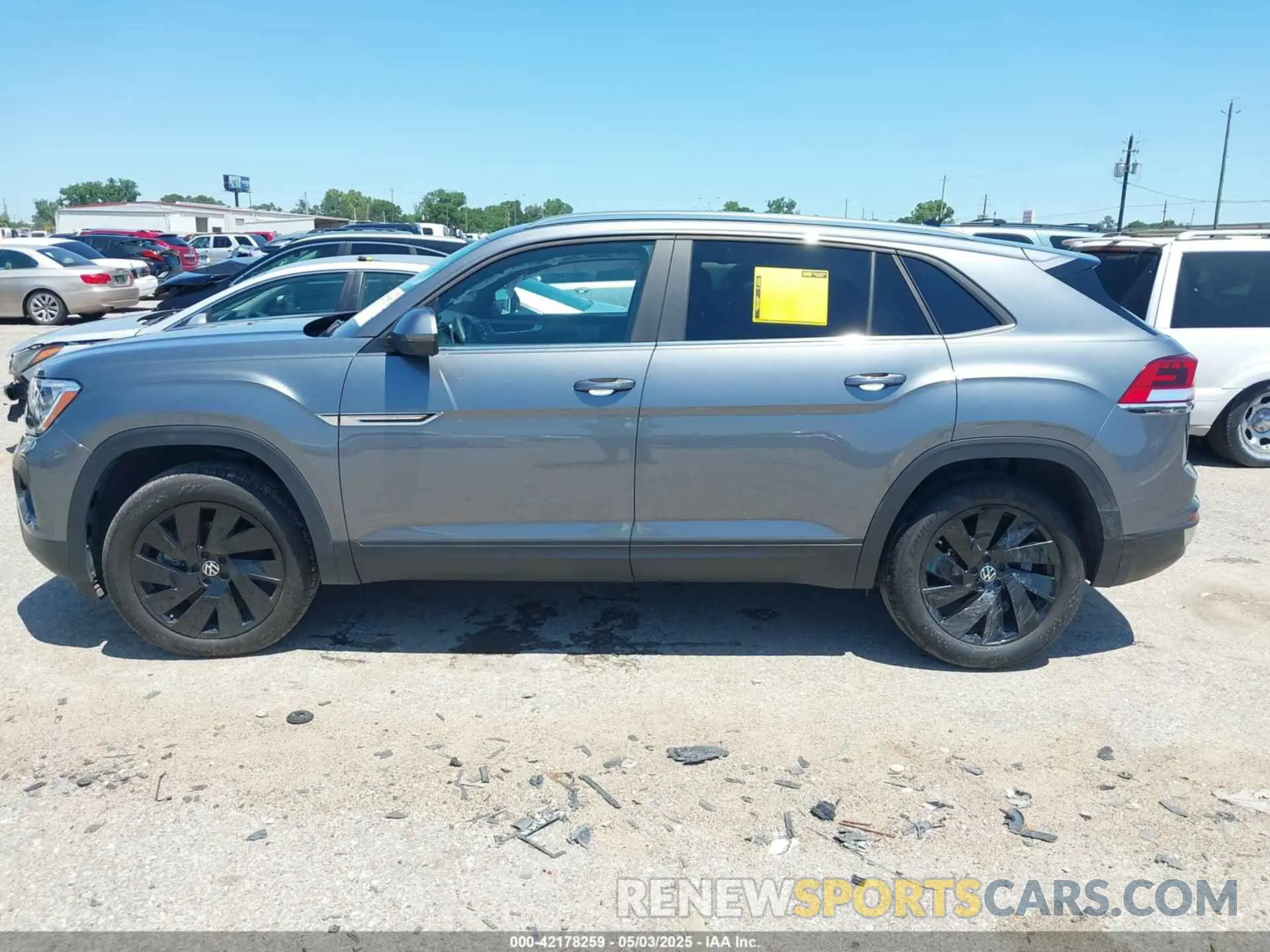 14 Photograph of a damaged car 1V2JE2CA2RC217260 VOLKSWAGEN ATLAS CROSS SPORT 2024