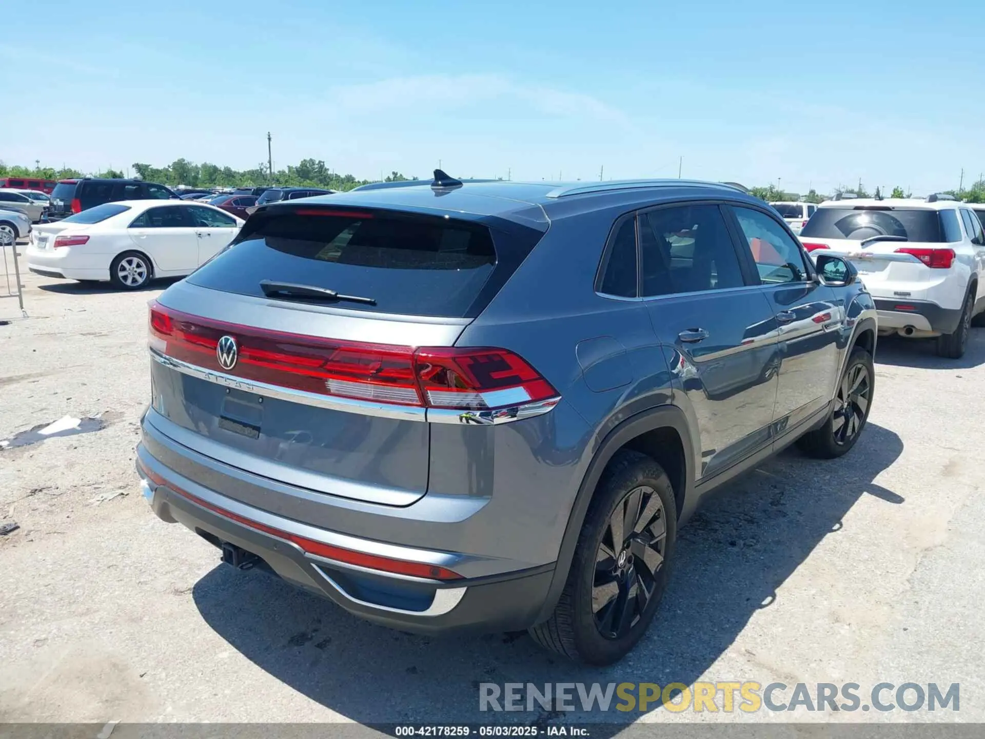 4 Photograph of a damaged car 1V2JE2CA2RC217260 VOLKSWAGEN ATLAS CROSS SPORT 2024