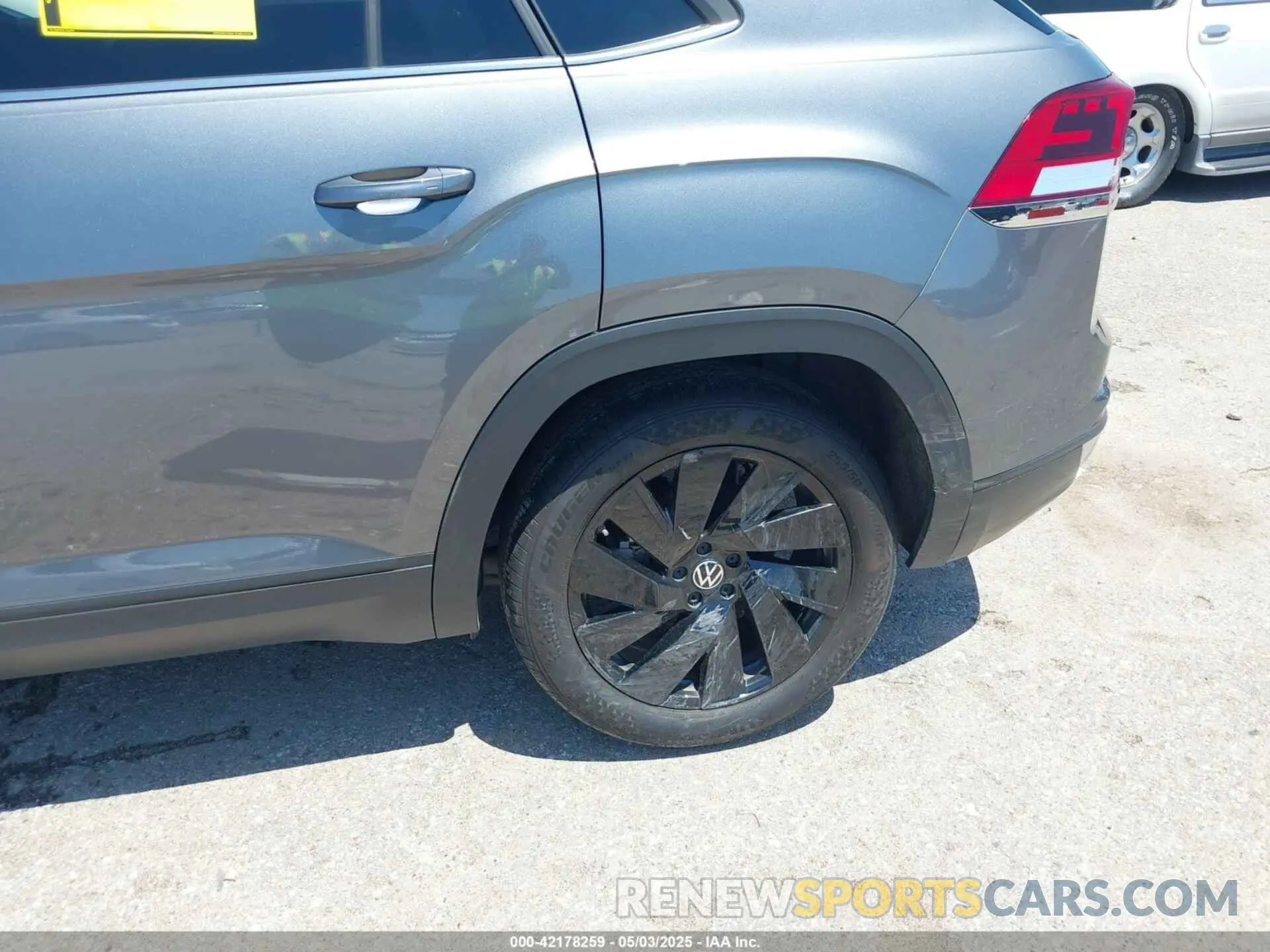 6 Photograph of a damaged car 1V2JE2CA2RC217260 VOLKSWAGEN ATLAS CROSS SPORT 2024