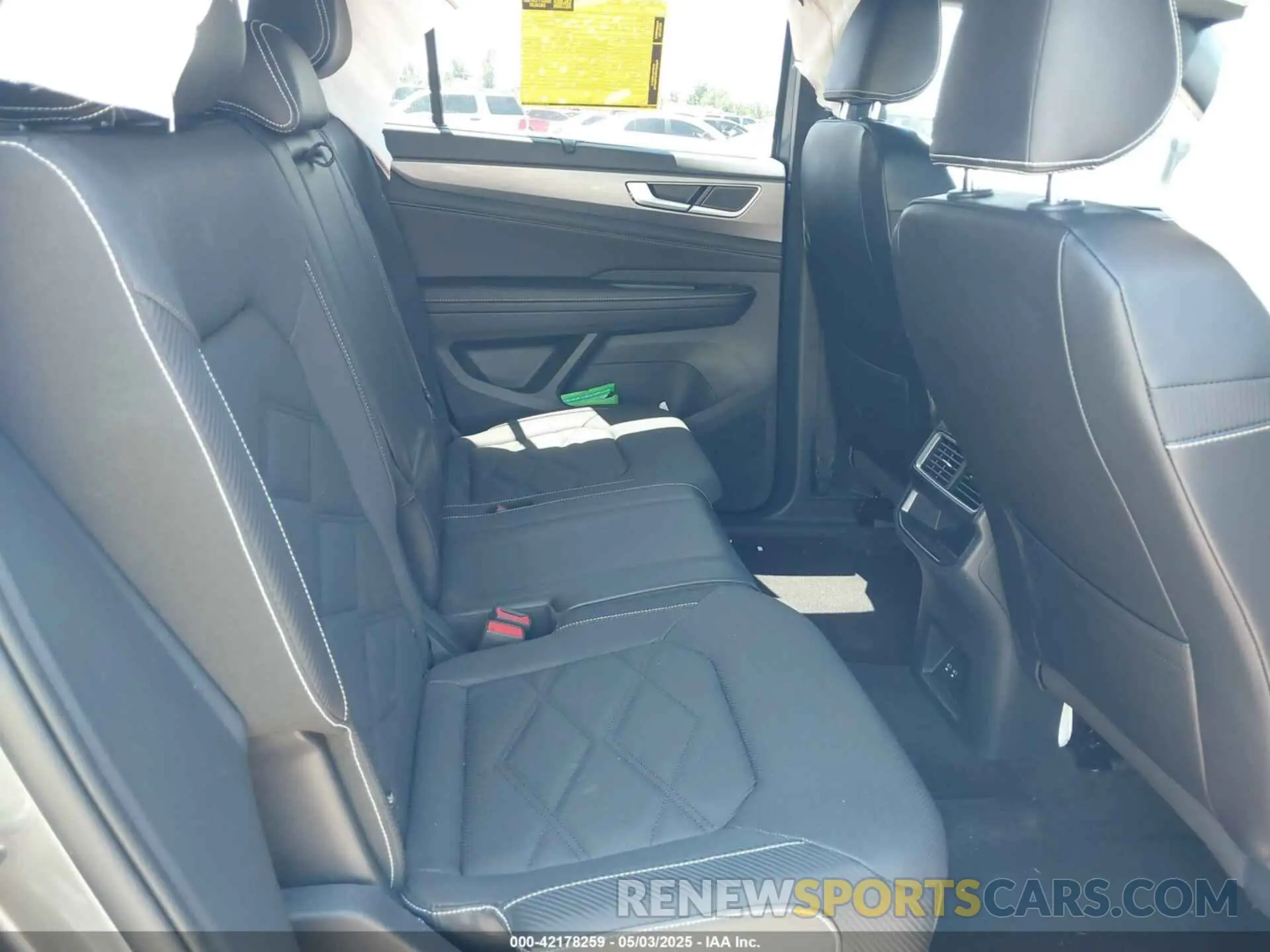 8 Photograph of a damaged car 1V2JE2CA2RC217260 VOLKSWAGEN ATLAS CROSS SPORT 2024