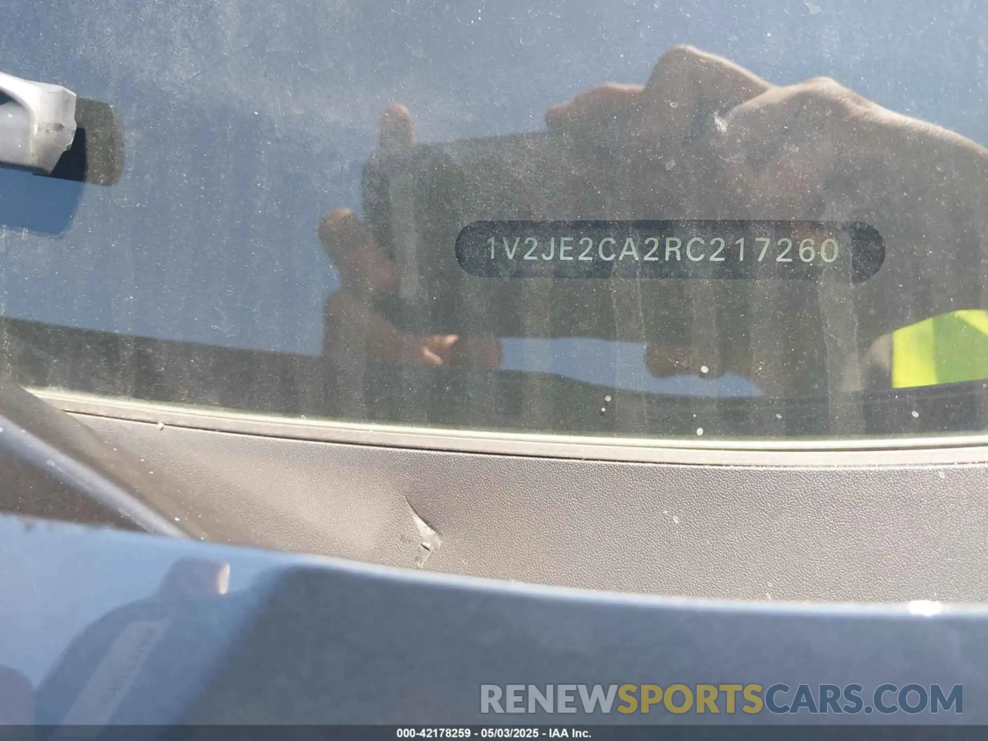9 Photograph of a damaged car 1V2JE2CA2RC217260 VOLKSWAGEN ATLAS CROSS SPORT 2024
