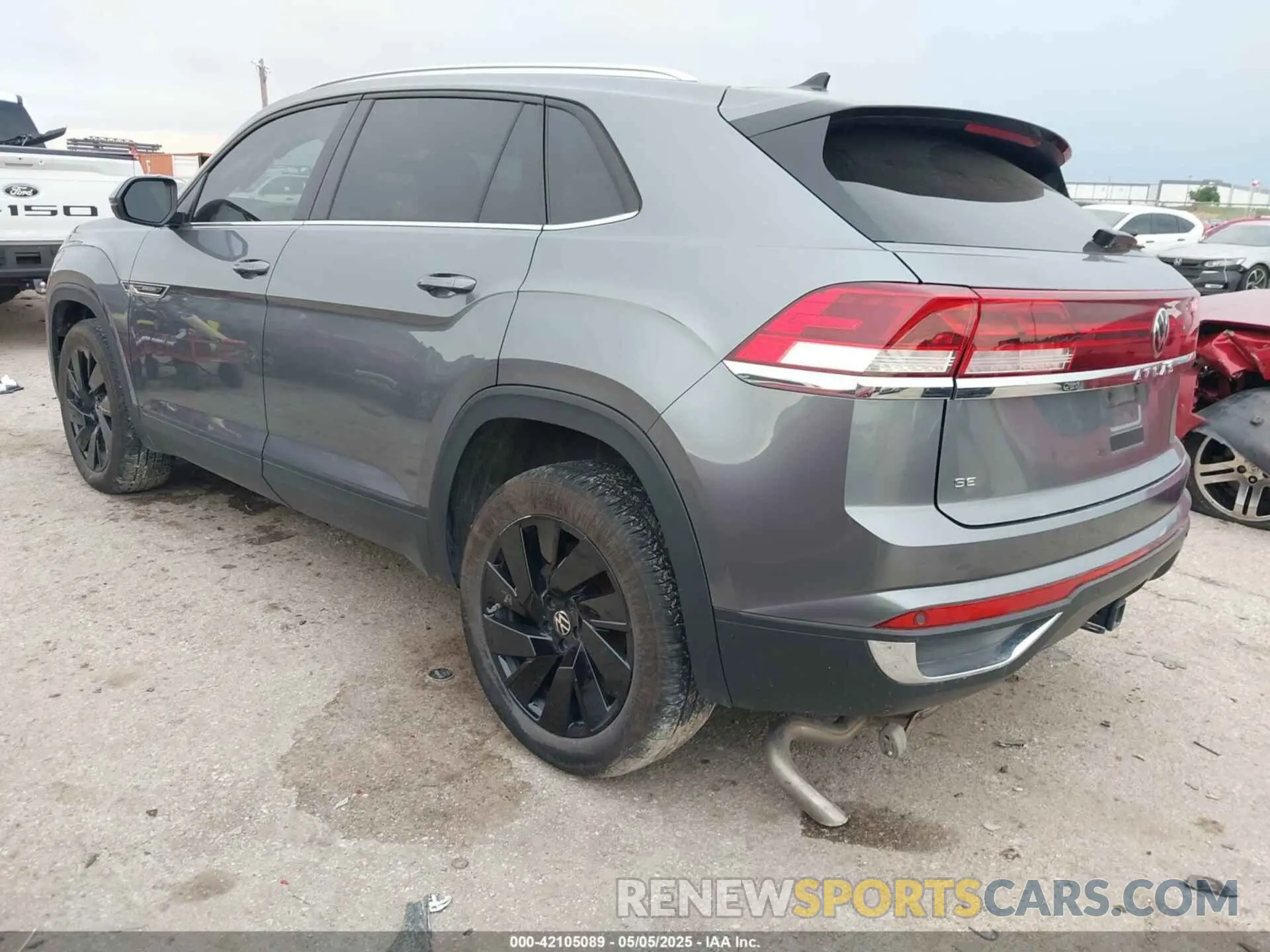 3 Photograph of a damaged car 1V2JE2CA4RC248607 VOLKSWAGEN ATLAS CROSS SPORT 2024