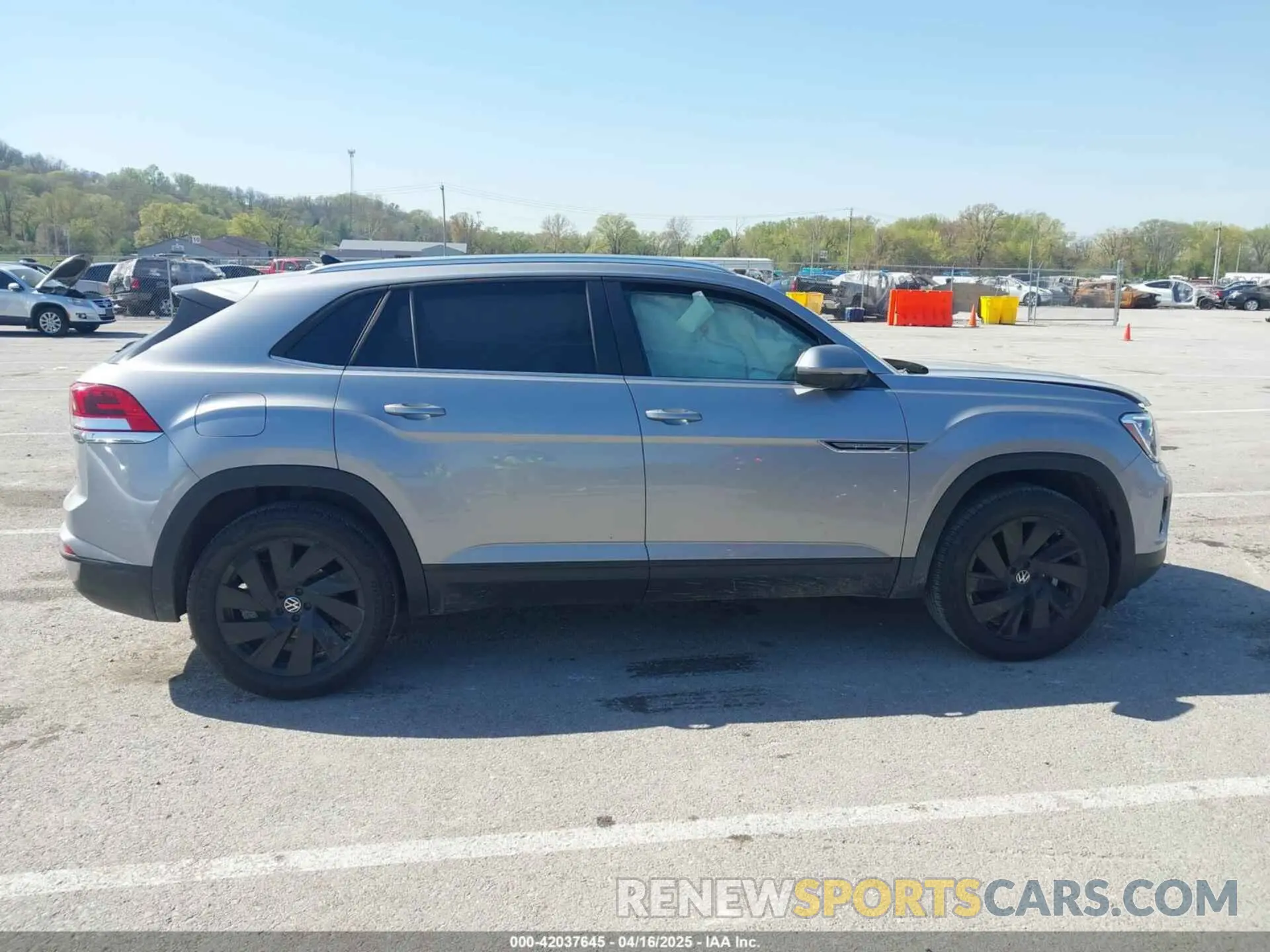13 Photograph of a damaged car 1V2KE2CA3RC243791 VOLKSWAGEN ATLAS CROSS SPORT 2024