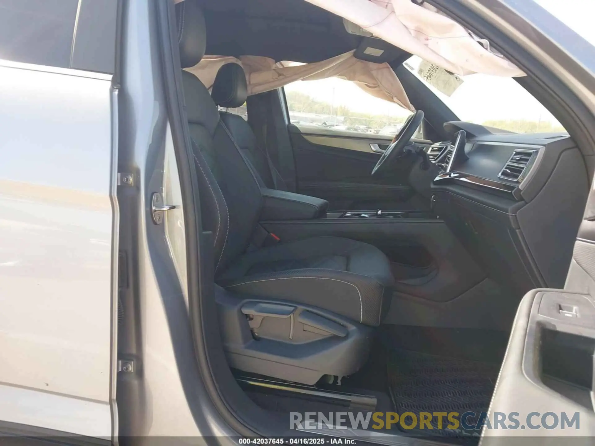 5 Photograph of a damaged car 1V2KE2CA3RC243791 VOLKSWAGEN ATLAS CROSS SPORT 2024