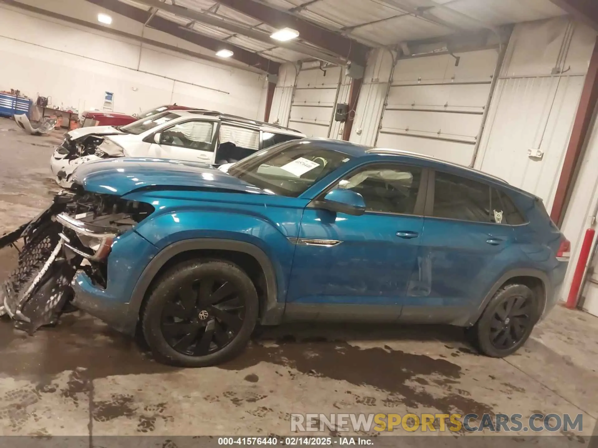 14 Photograph of a damaged car 1V2KE2CA6RC203639 VOLKSWAGEN ATLAS CROSS SPORT 2024