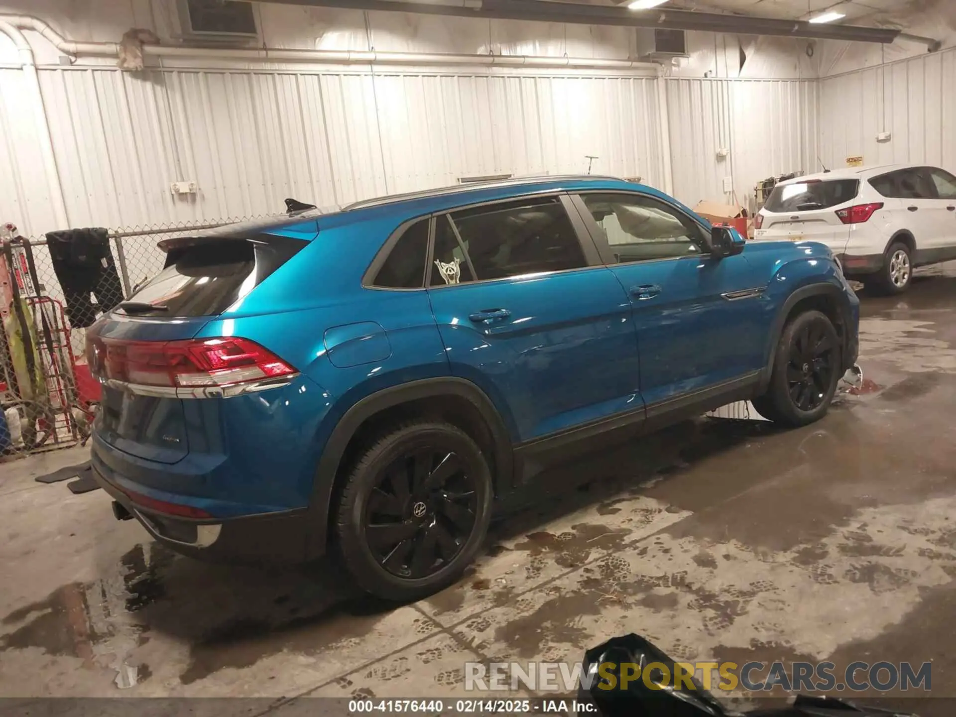 4 Photograph of a damaged car 1V2KE2CA6RC203639 VOLKSWAGEN ATLAS CROSS SPORT 2024