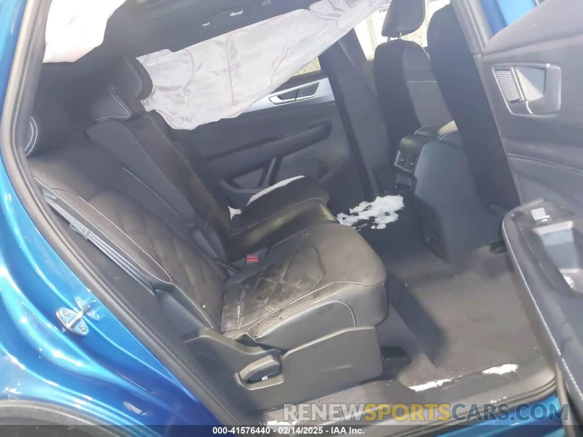 8 Photograph of a damaged car 1V2KE2CA6RC203639 VOLKSWAGEN ATLAS CROSS SPORT 2024