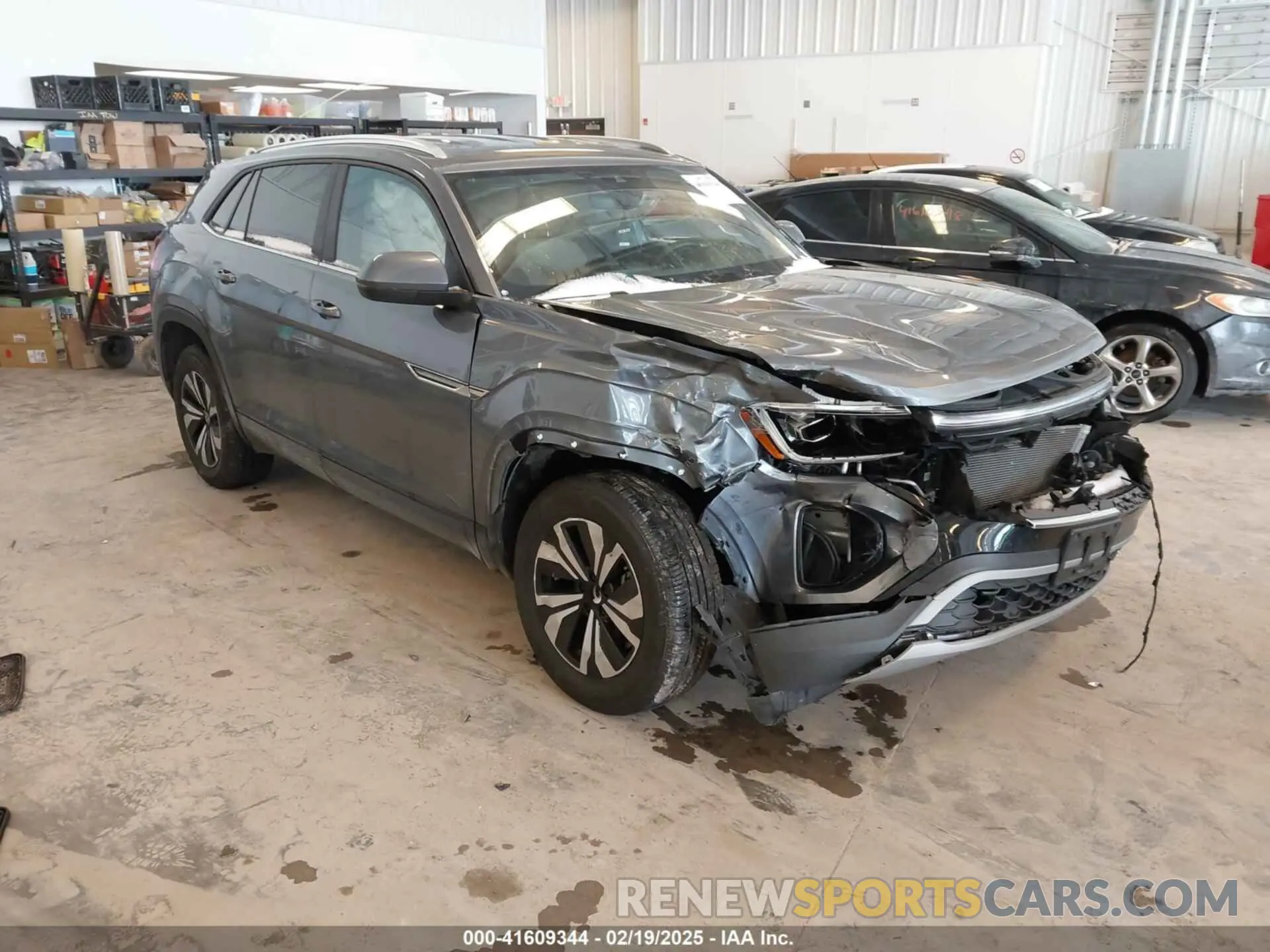 1 Photograph of a damaged car 1V2LE2CA2RC223746 VOLKSWAGEN ATLAS CROSS SPORT 2024