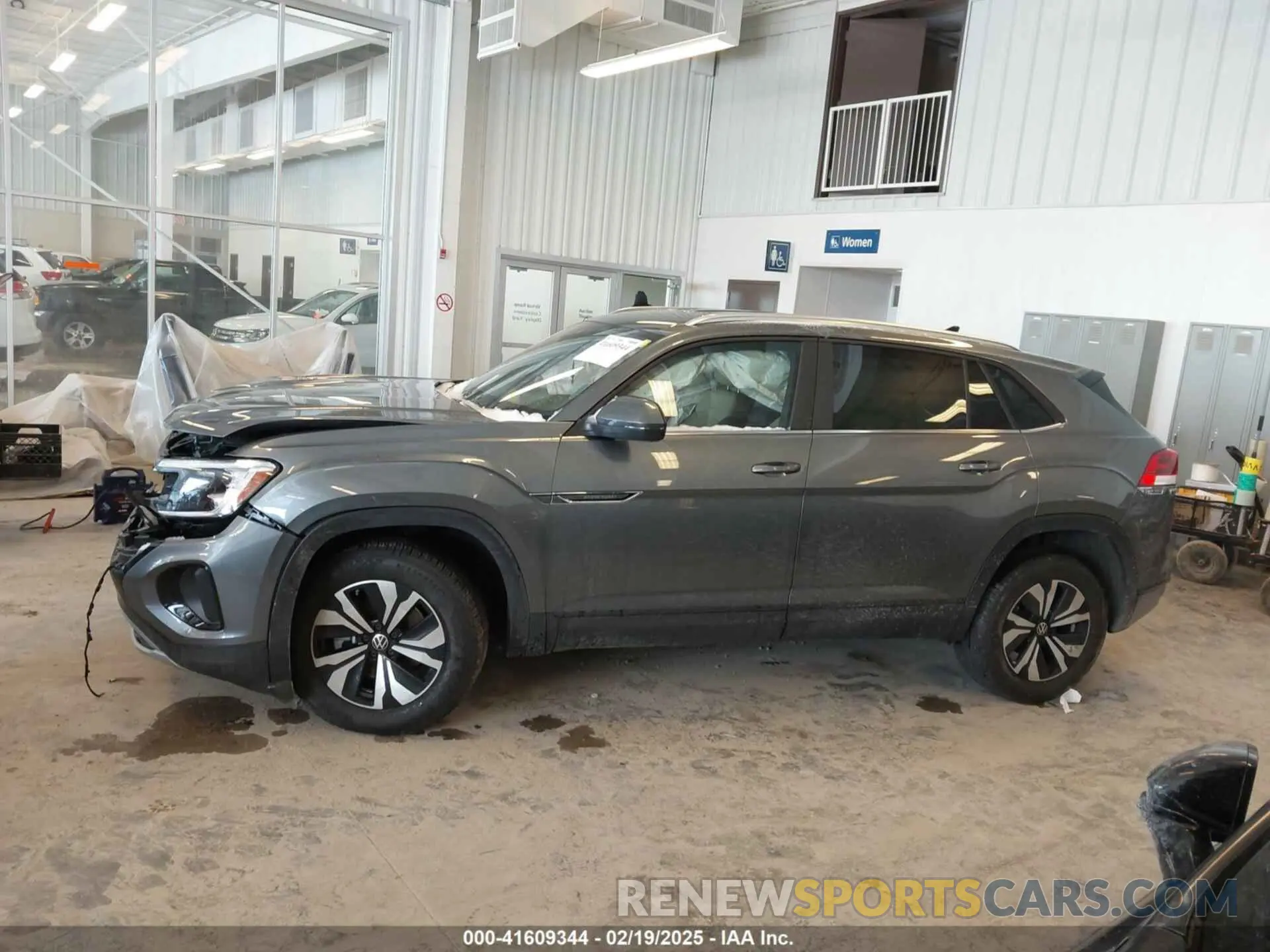 15 Photograph of a damaged car 1V2LE2CA2RC223746 VOLKSWAGEN ATLAS CROSS SPORT 2024