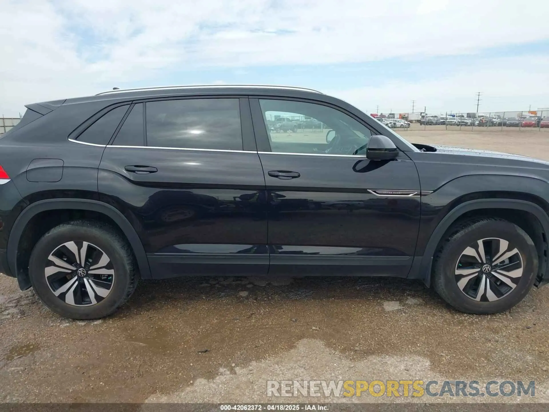 13 Photograph of a damaged car 1V2LE2CA4RC229547 VOLKSWAGEN ATLAS CROSS SPORT 2024