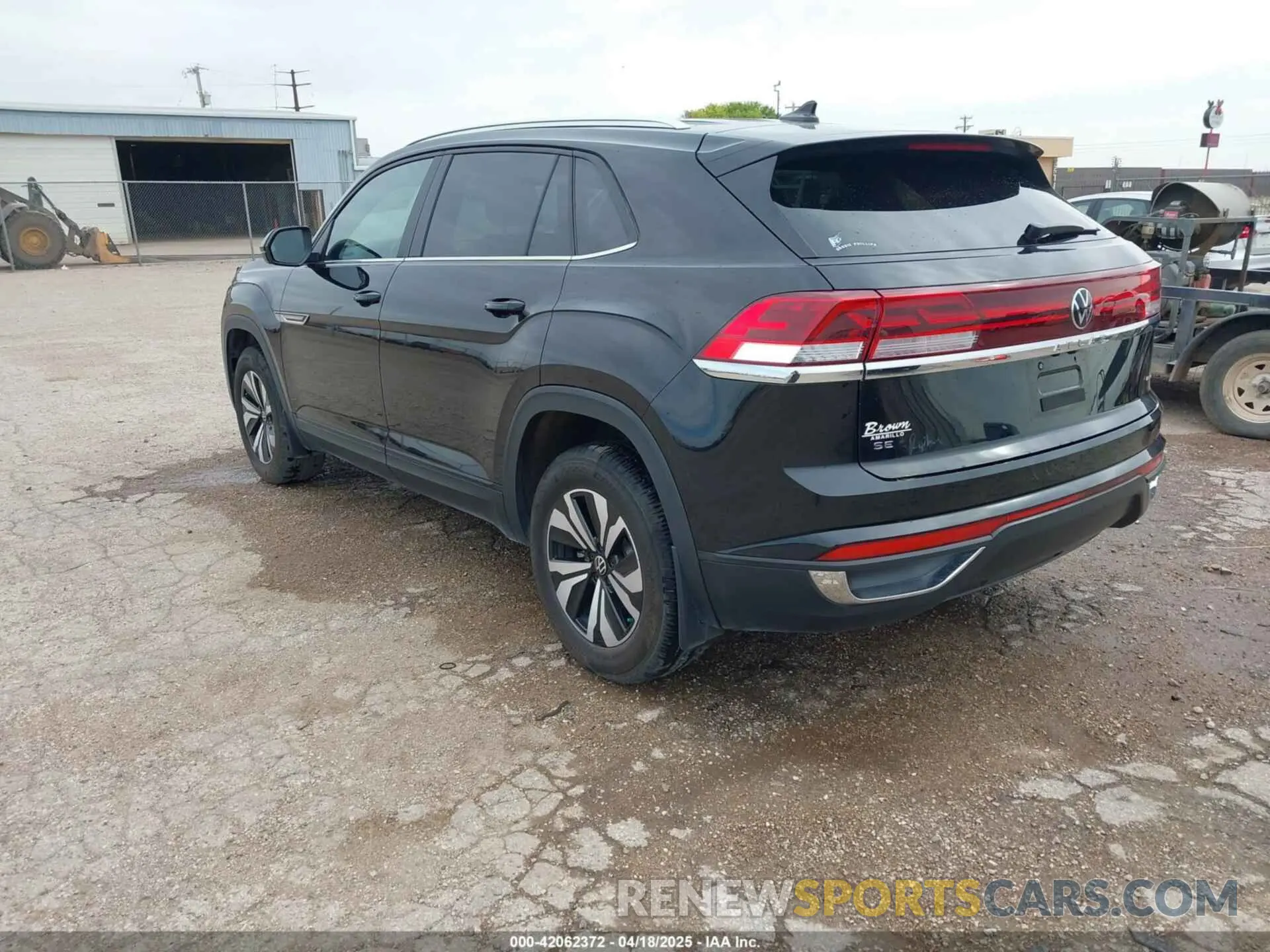 3 Photograph of a damaged car 1V2LE2CA4RC229547 VOLKSWAGEN ATLAS CROSS SPORT 2024