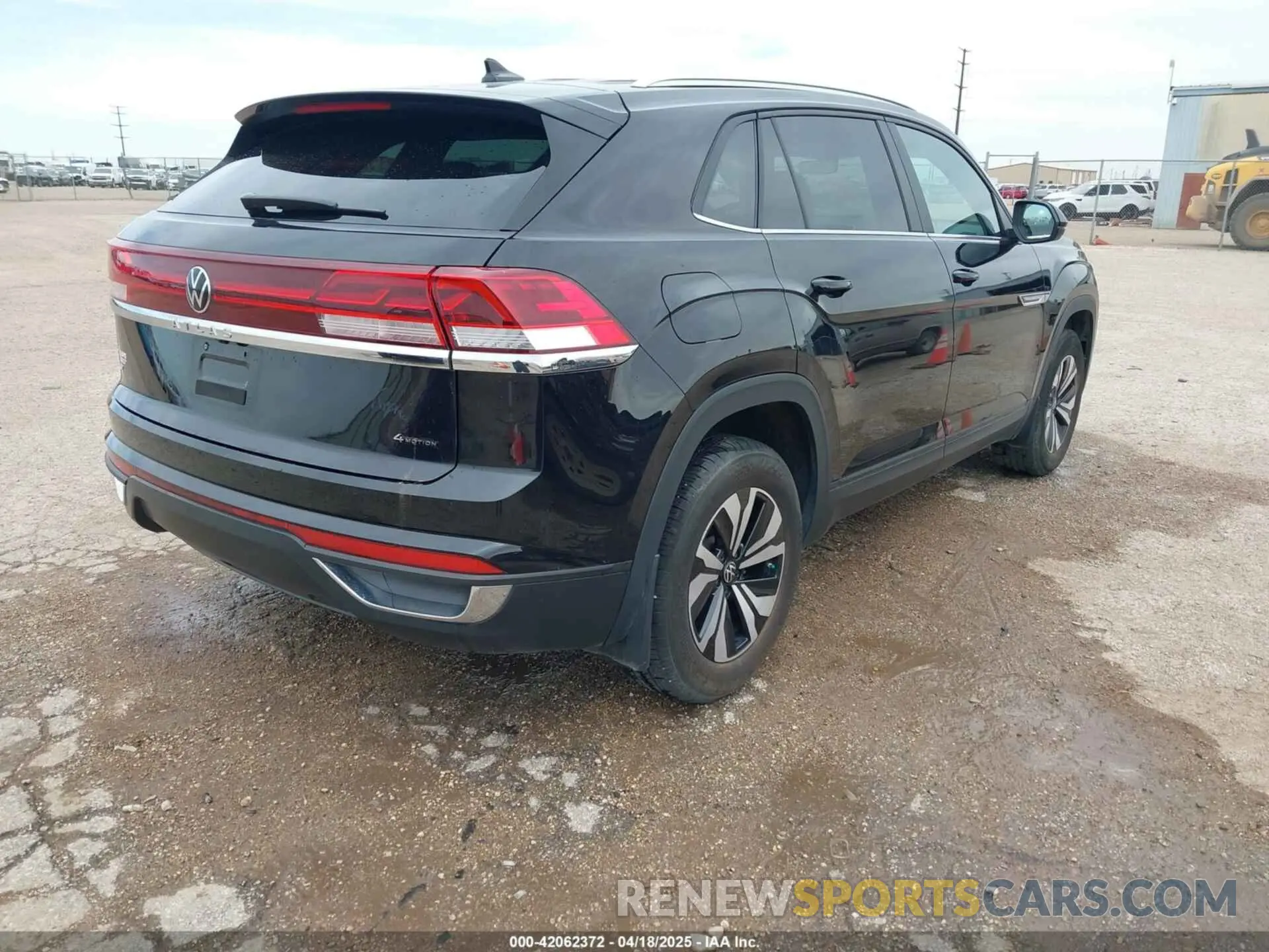 4 Photograph of a damaged car 1V2LE2CA4RC229547 VOLKSWAGEN ATLAS CROSS SPORT 2024