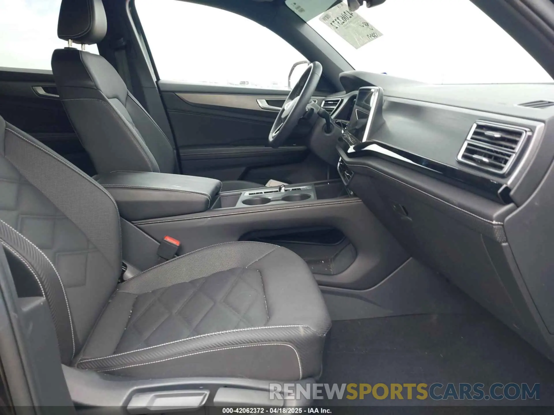 5 Photograph of a damaged car 1V2LE2CA4RC229547 VOLKSWAGEN ATLAS CROSS SPORT 2024