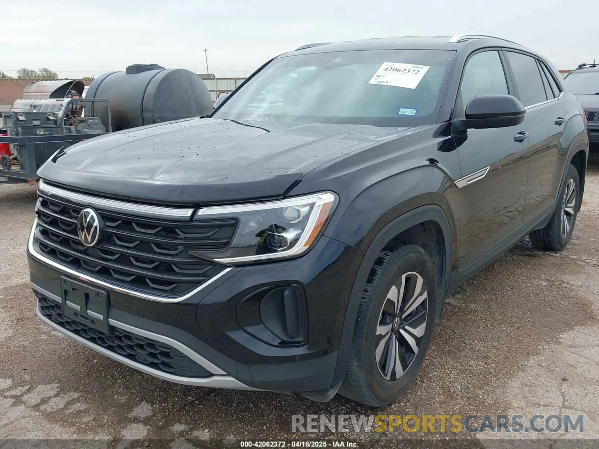 6 Photograph of a damaged car 1V2LE2CA4RC229547 VOLKSWAGEN ATLAS CROSS SPORT 2024