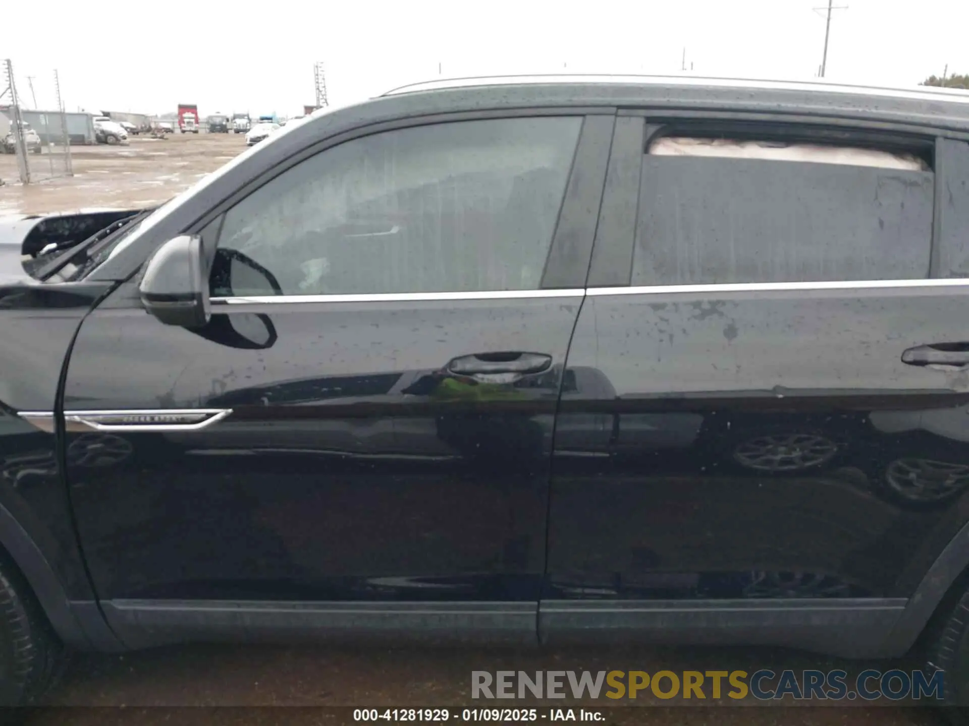 14 Photograph of a damaged car 1V2LE2CA7RC210703 VOLKSWAGEN ATLAS CROSS SPORT 2024